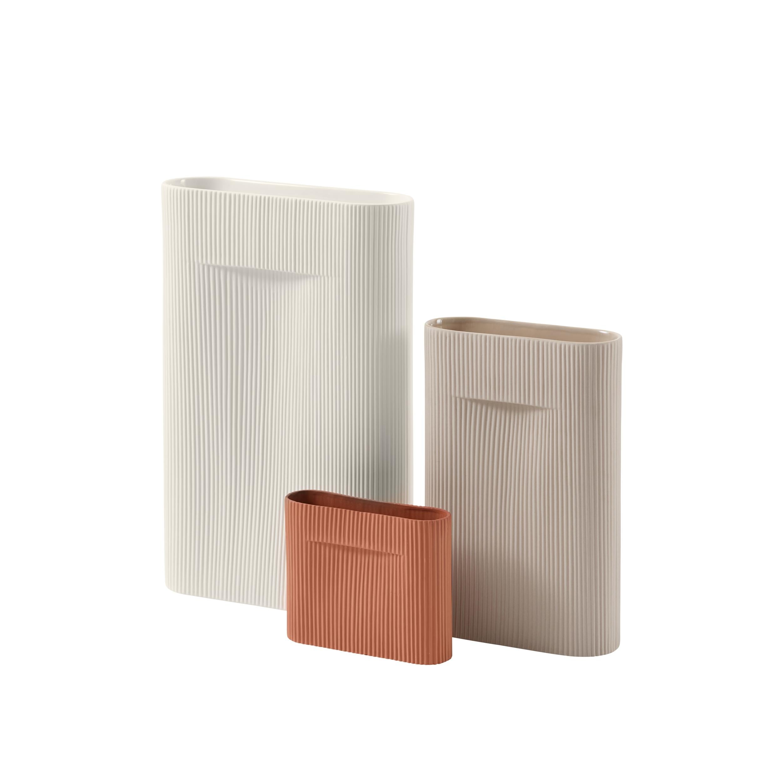 Beige keramische vaas RIDGE
