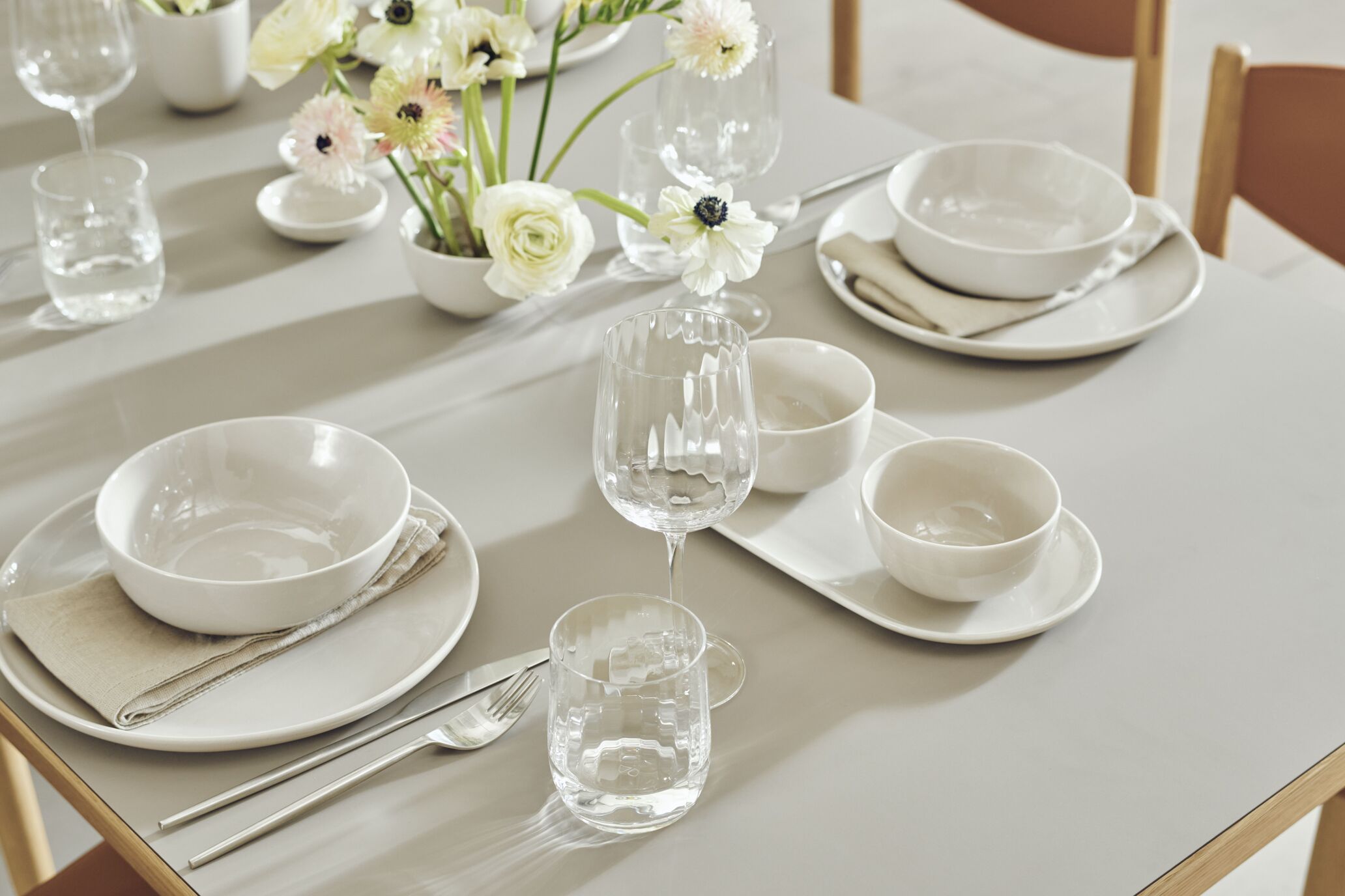 Ronya Falttisch, Eichenfurnier mit einer Eichenbasis