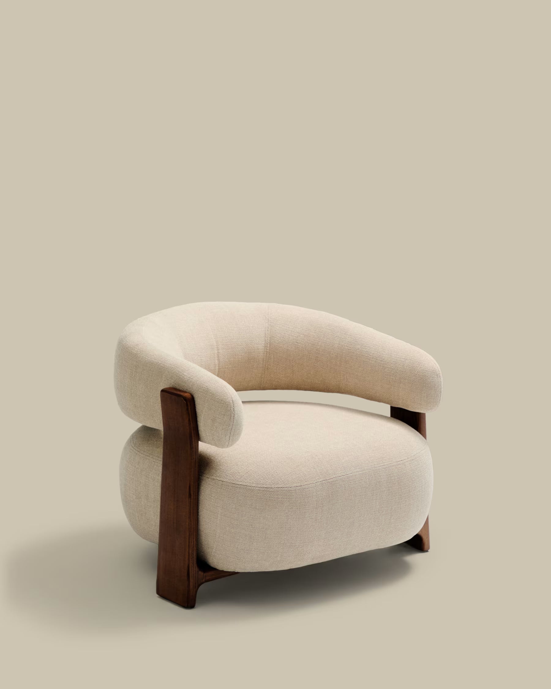 Fauteuil GRANITE beige chenille met een donkere essen basis