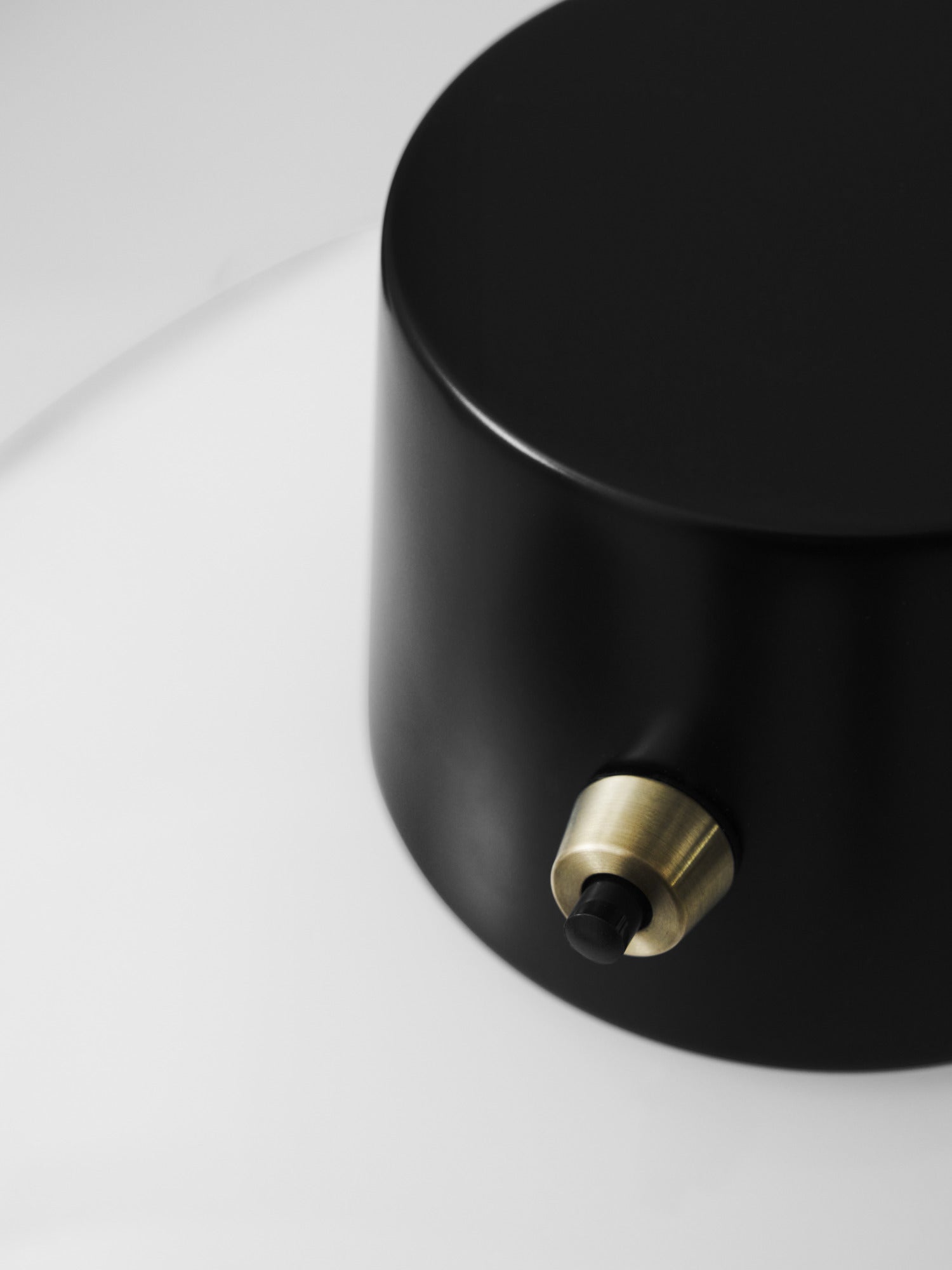 AJ OXFORD black table lamp