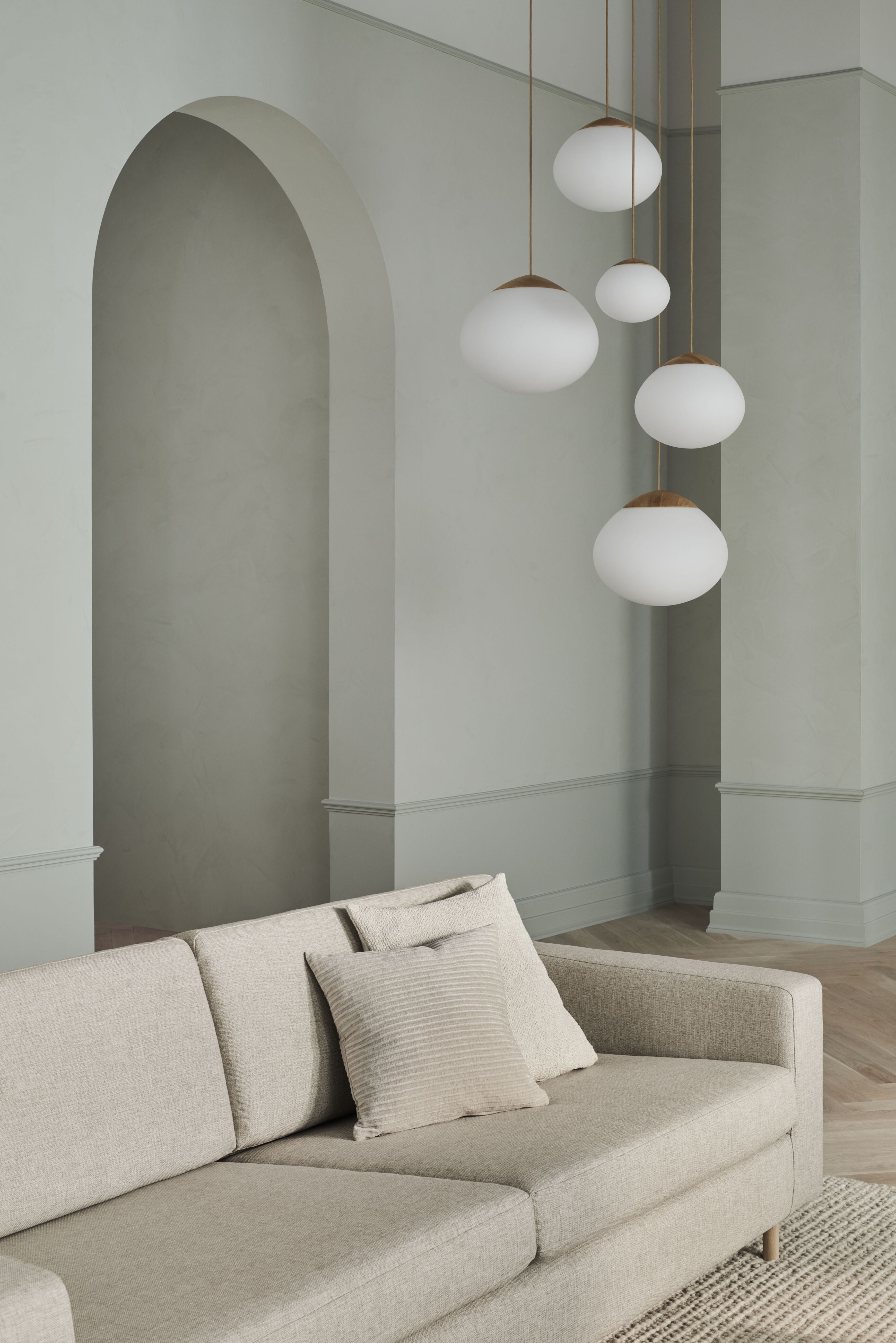 Sofa 2,5-zits SCANDINAVIA met een basis van gebleekt eikenhout