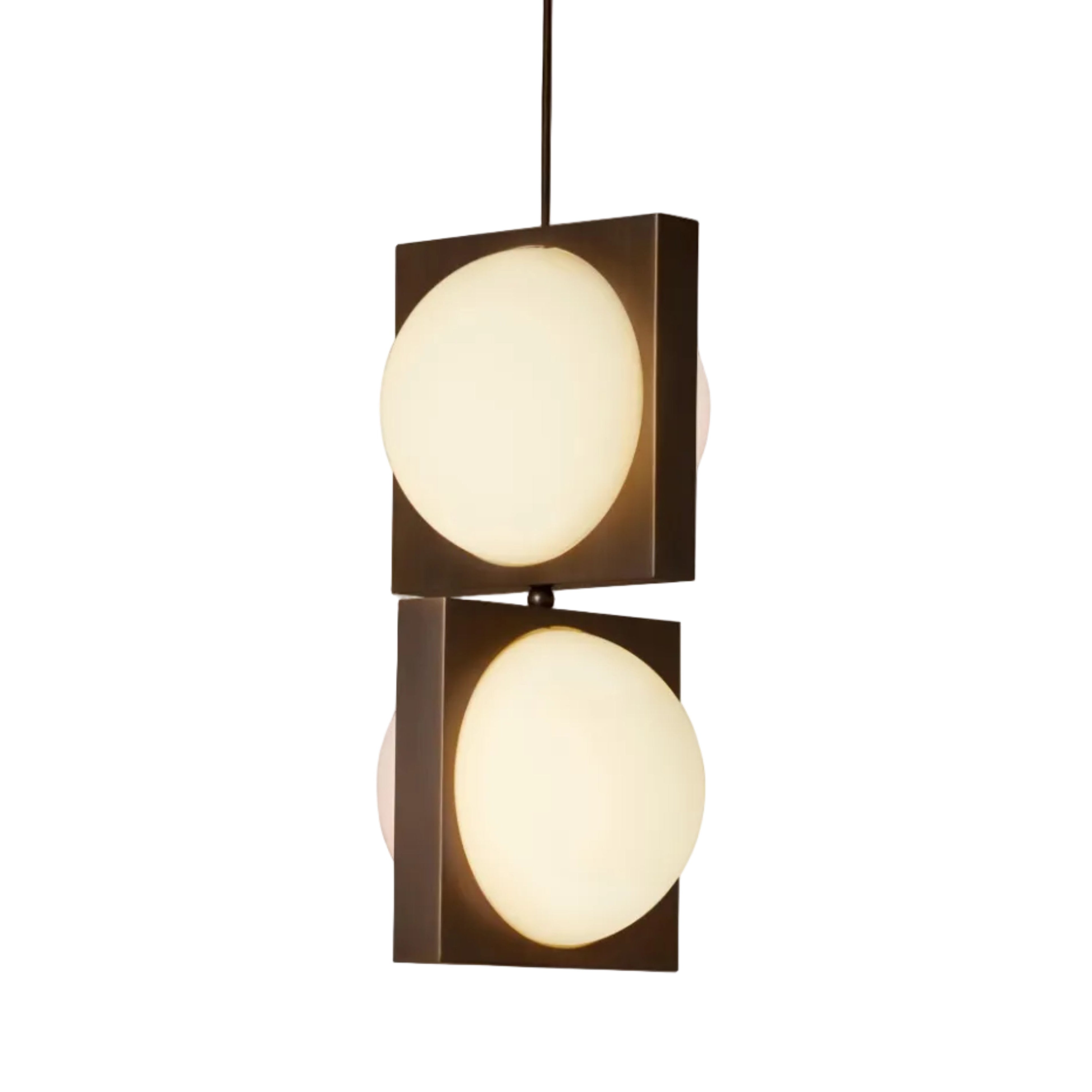Hanglamp SOLSTICE DUO met opaal glazen kap en zwart messing.