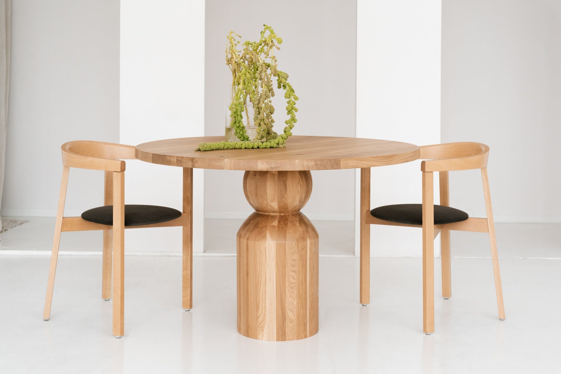 Ronde tafel BETH eikenhout