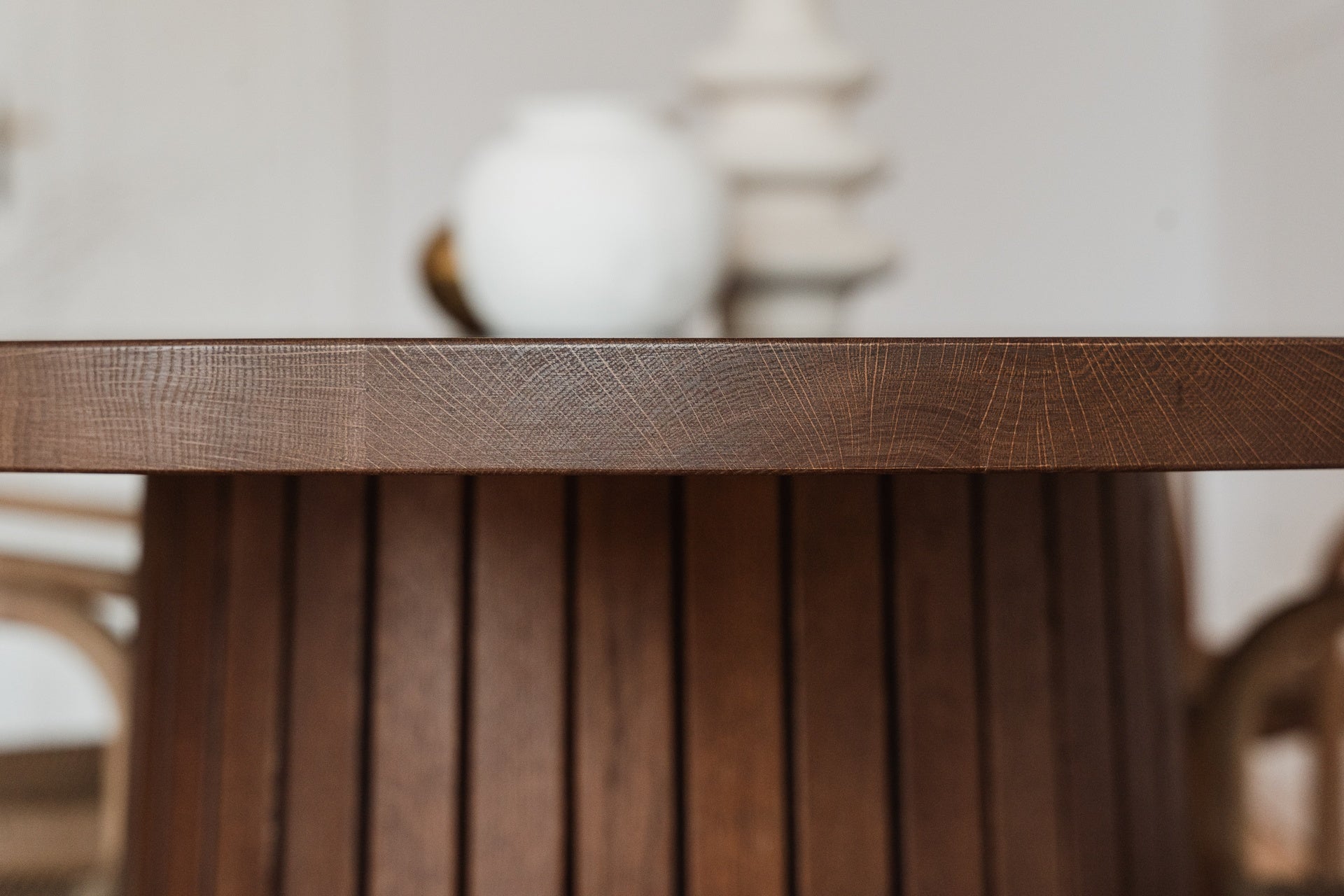 Ovale tafel IGGY van eikenhout