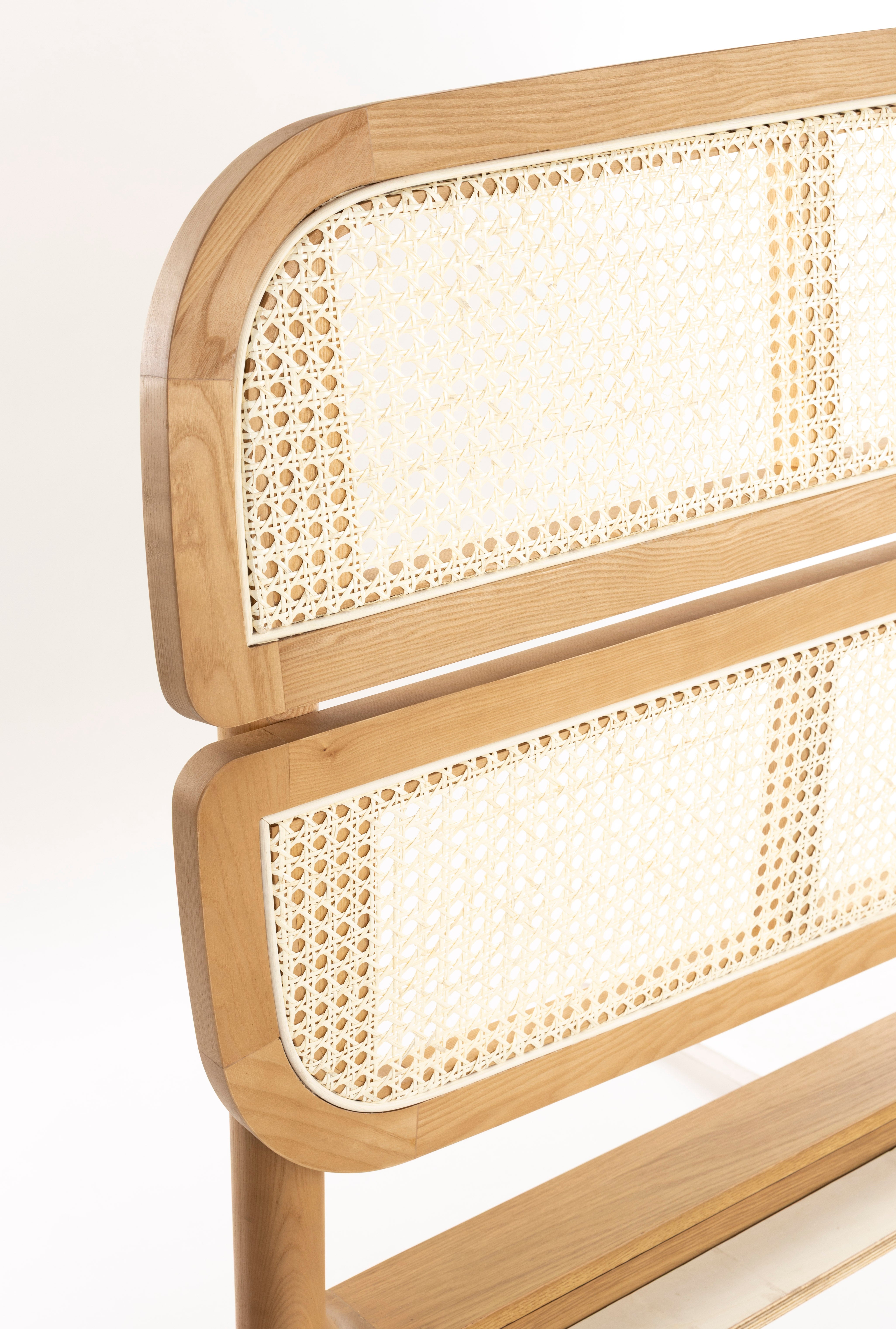 Bed STORM WEBBING van essenhout