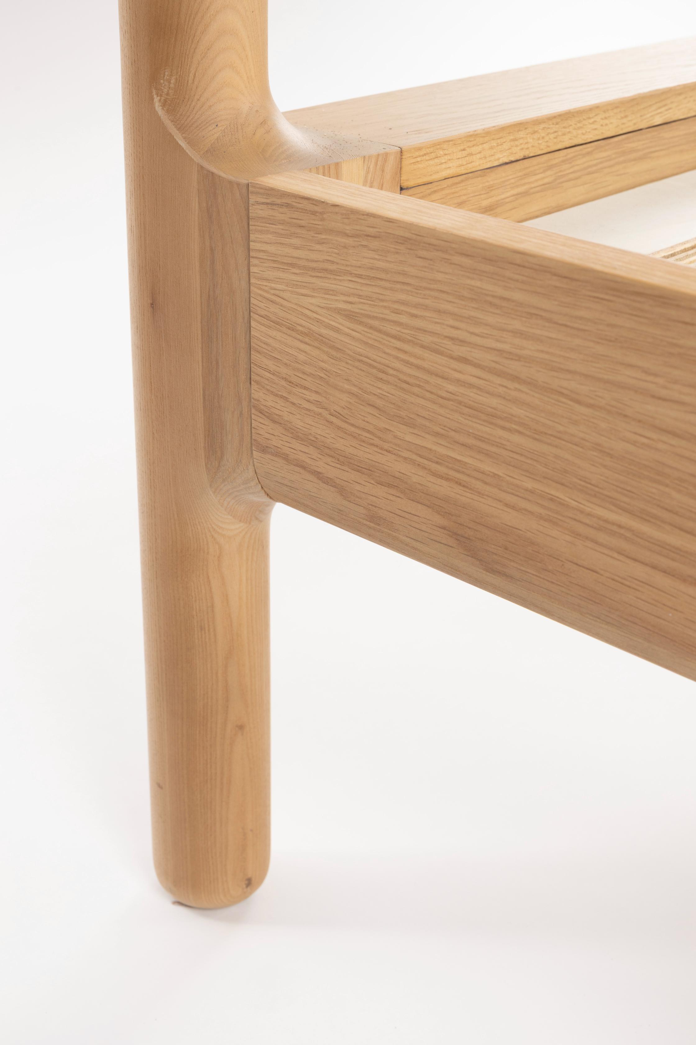 Bed STORM WEBBING van essenhout