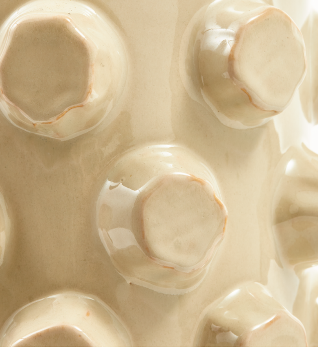 STRUCTURE beige vase