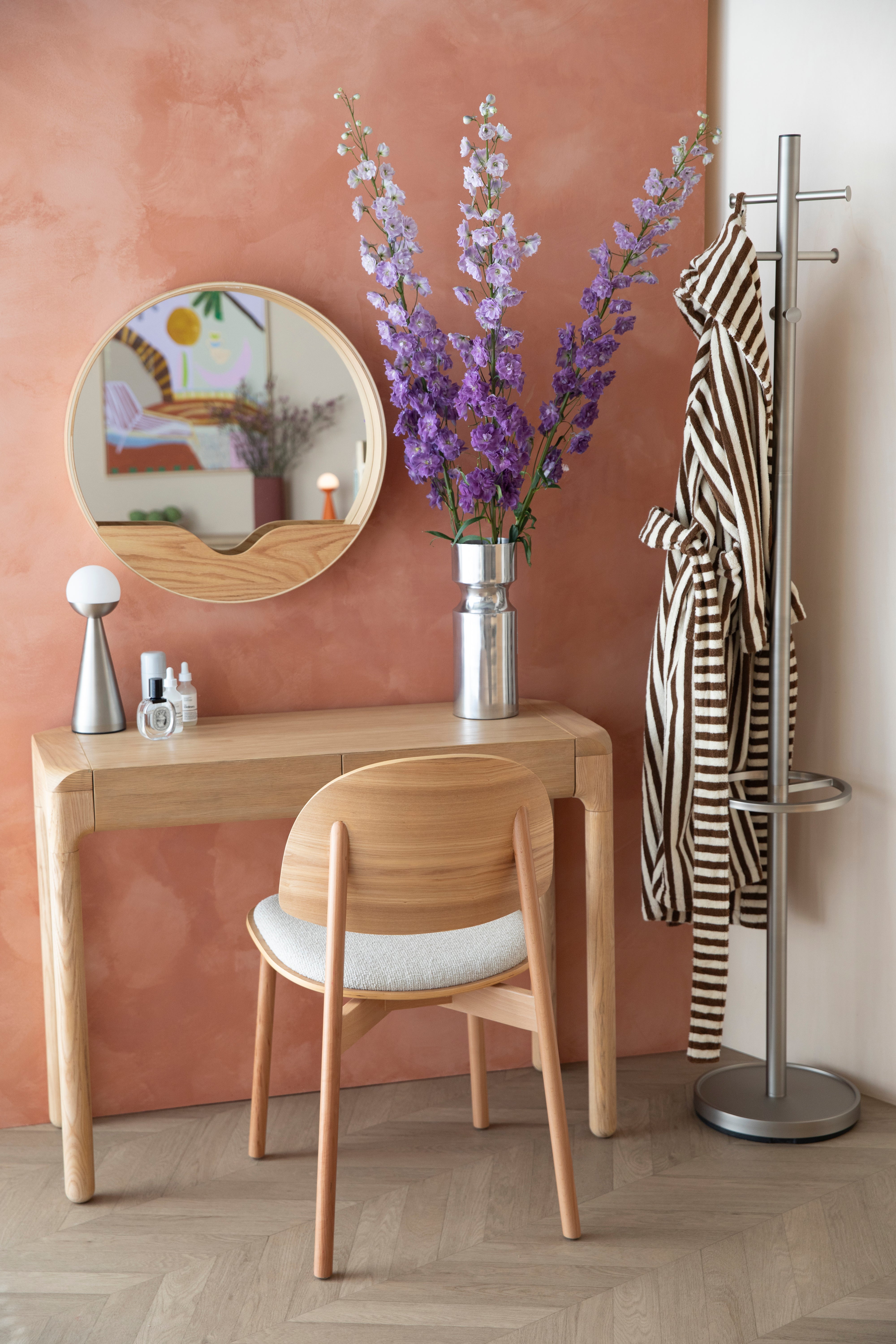 Zitje SUNRISE beige met een houten basis