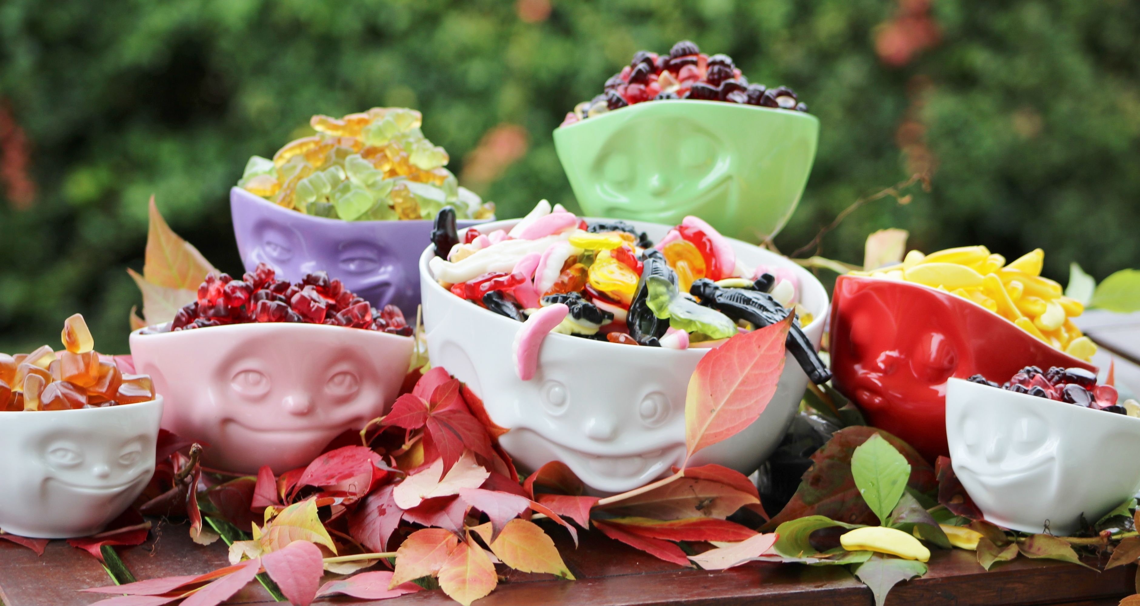 OUT OF CONTROL bowl white