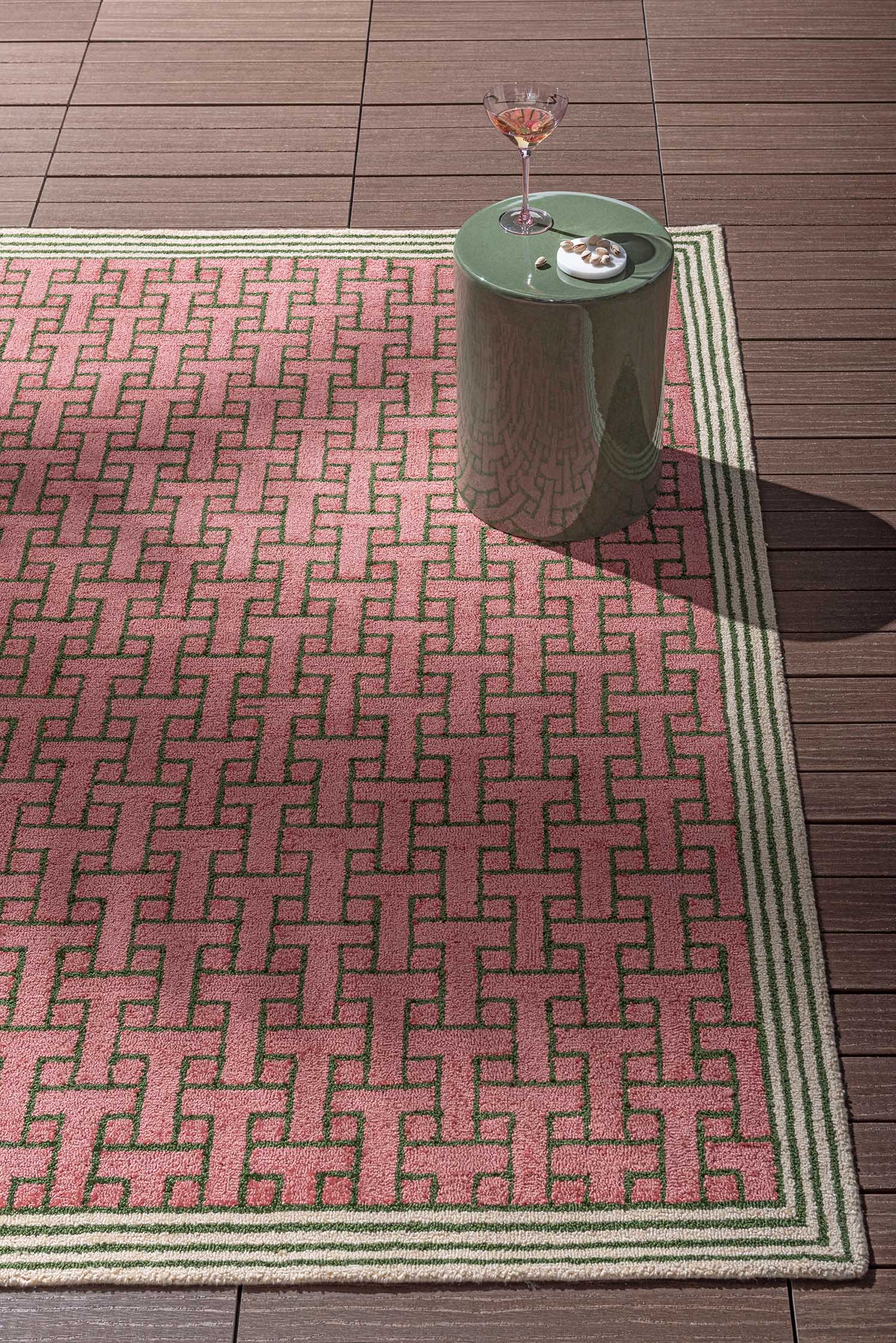 T-MONOGRAM DUSTED rosa Outdoor-Teppich