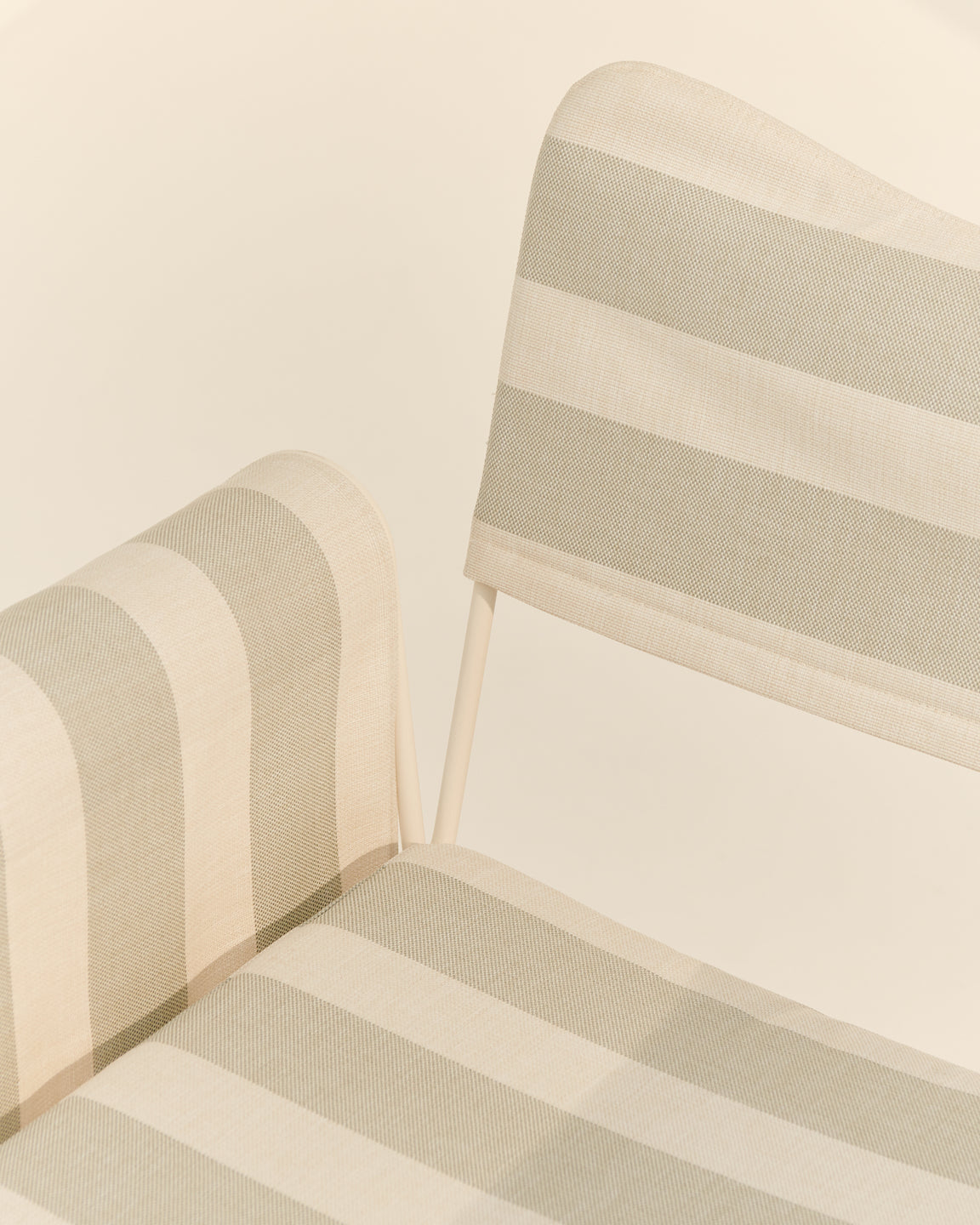 Krzesło ogrodowe TROPIQUE szary z białą stalową podstawą