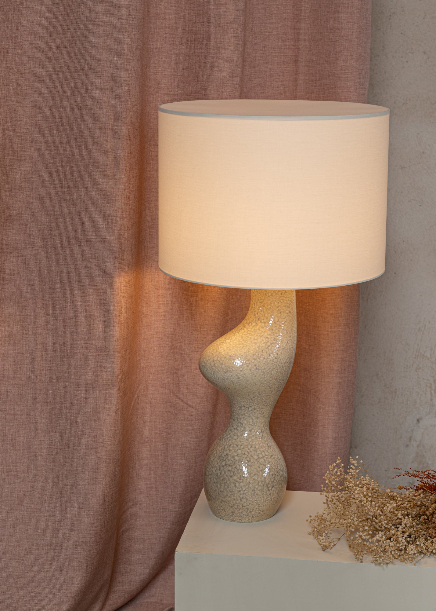 VENUSO Beige Ceramic Table Lamp