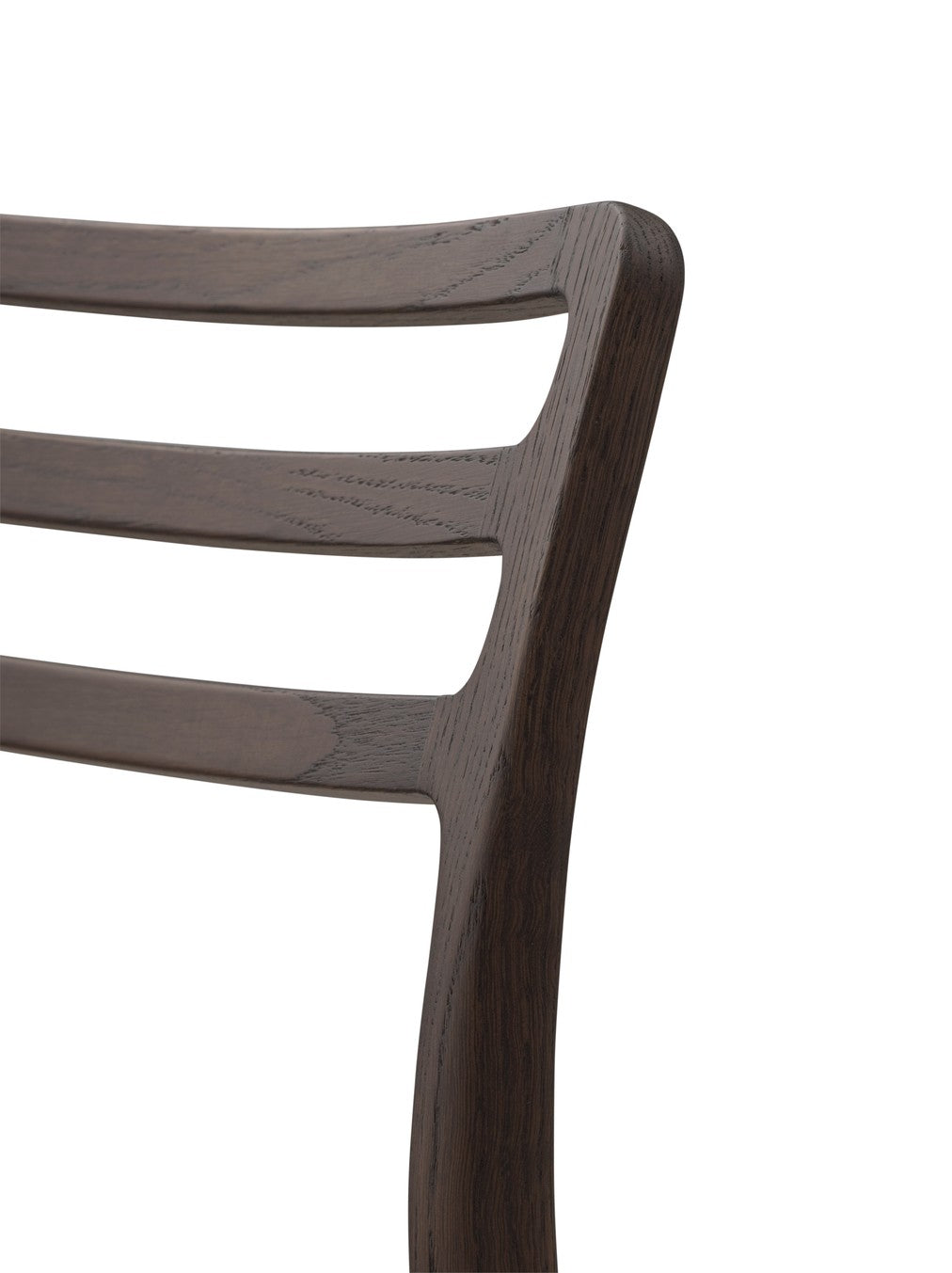 Stoel CABIN zwart leer met een donkere eiken basis