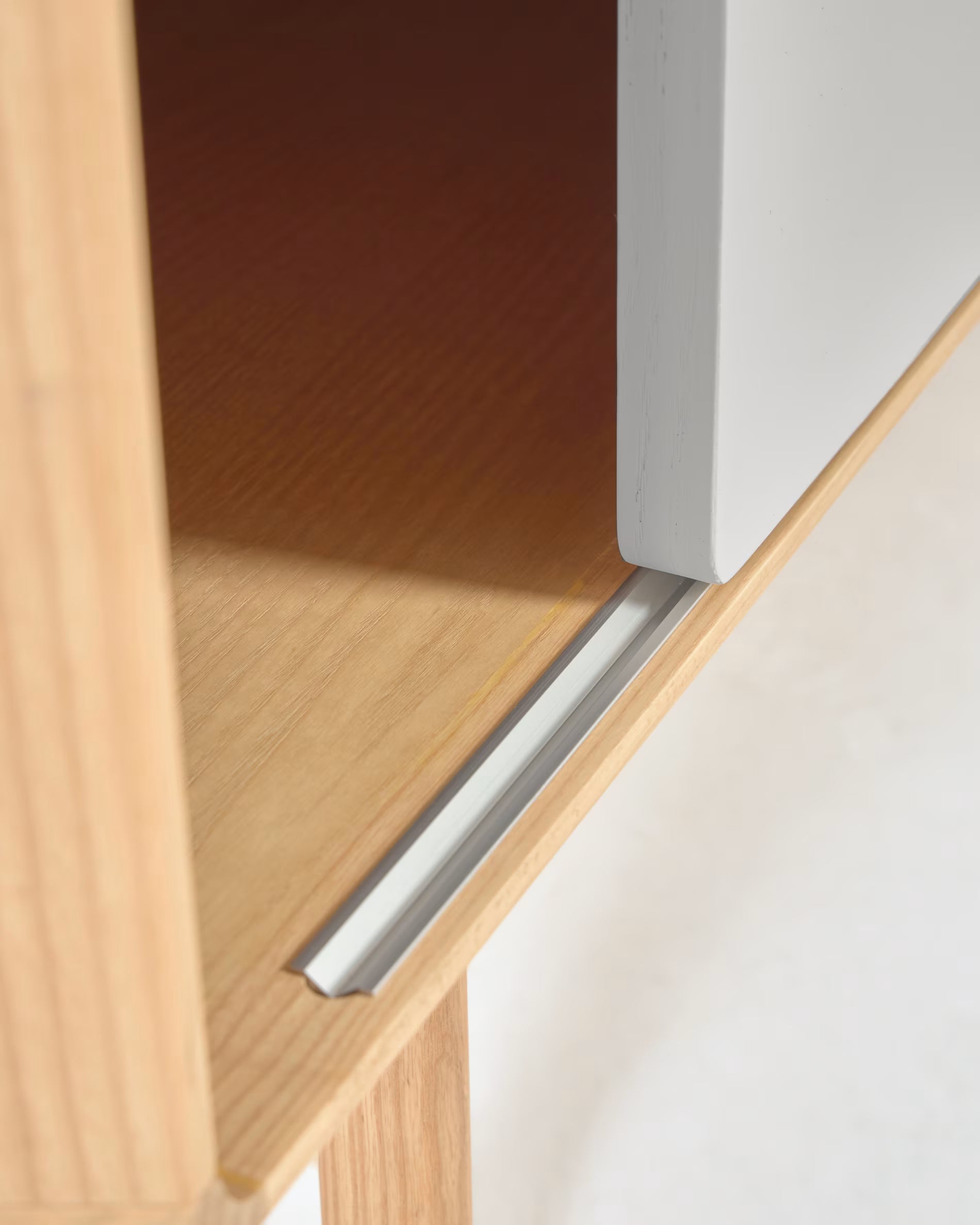 RTV-Sideboard ANIELLE hellgrau mit Holz