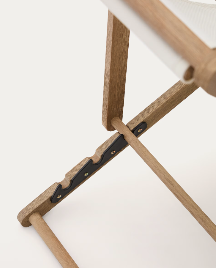 Ligstoel VILARA wit met acaciahouten basis