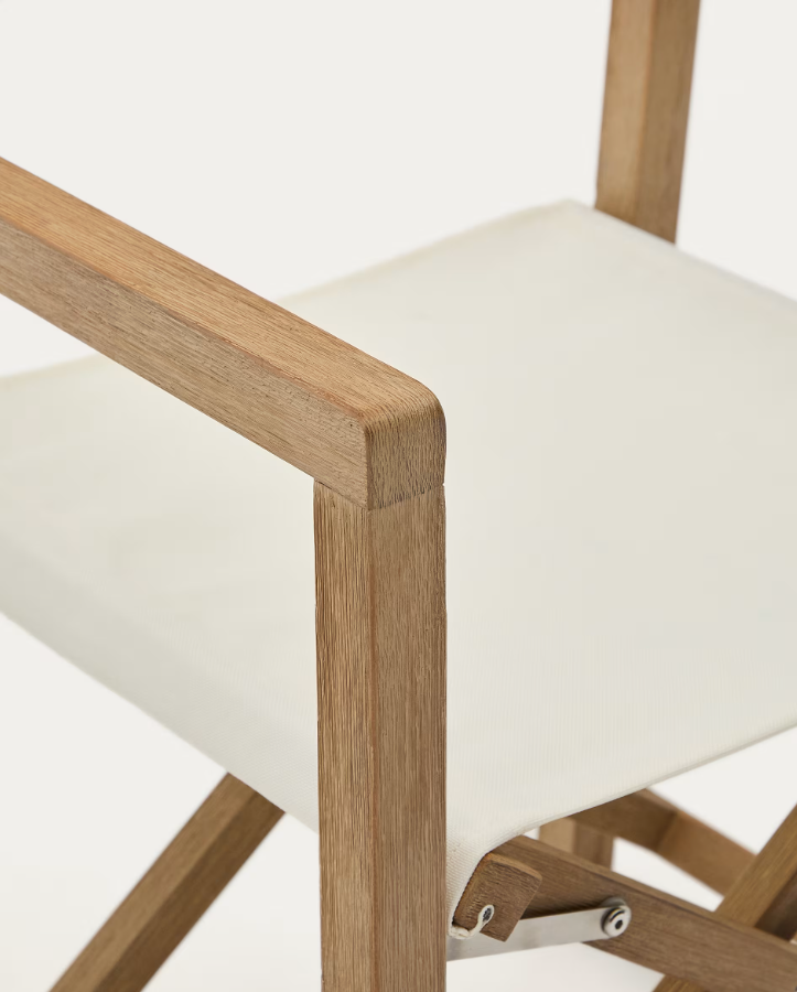 Villara White External Chair mit einer Akazienbasis