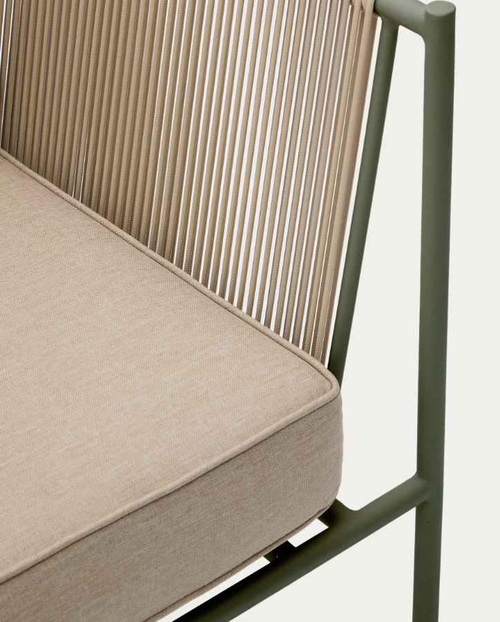 Zivia écru äußerer Sessel mit einer Stahlbasis