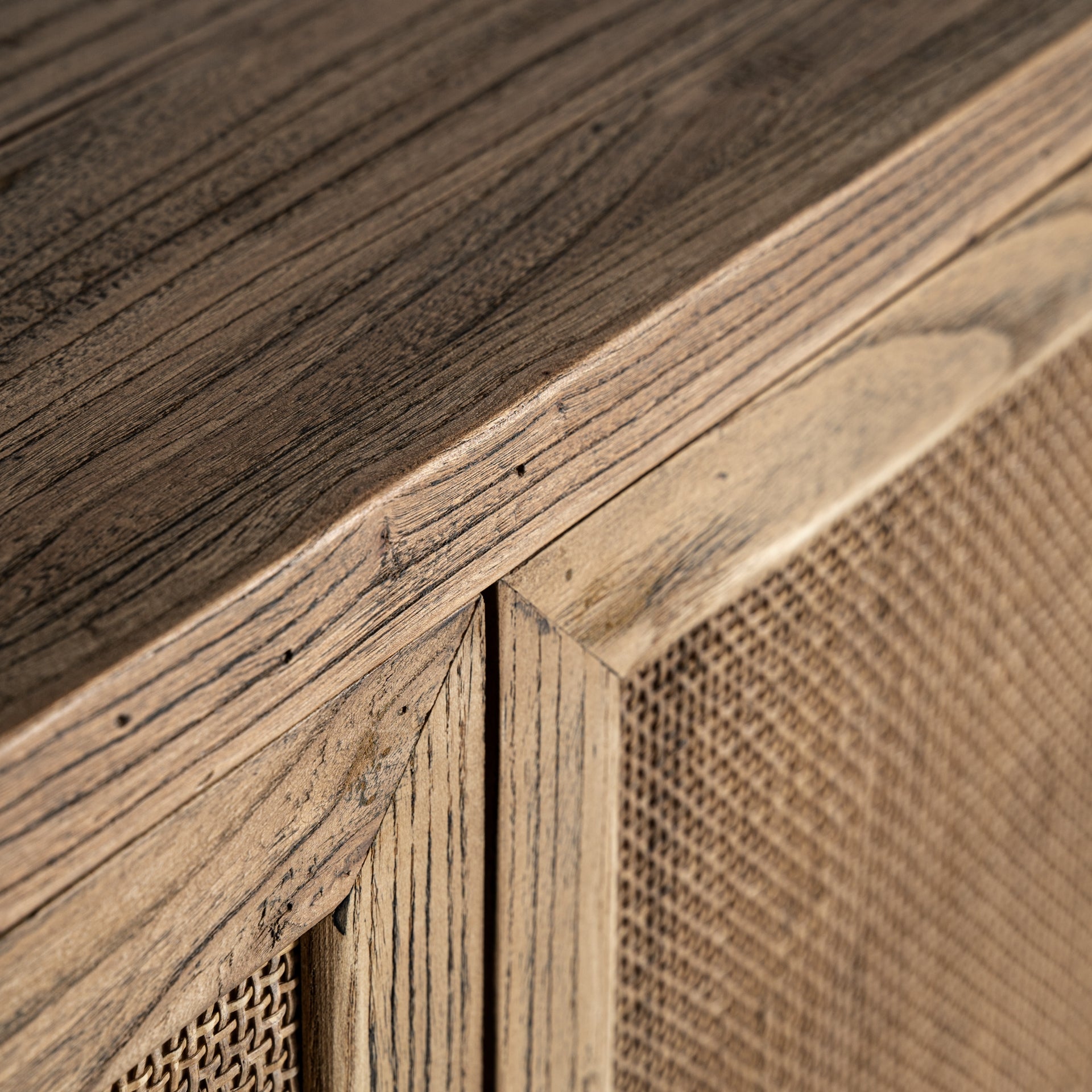 Komoda BYREMO hout van els