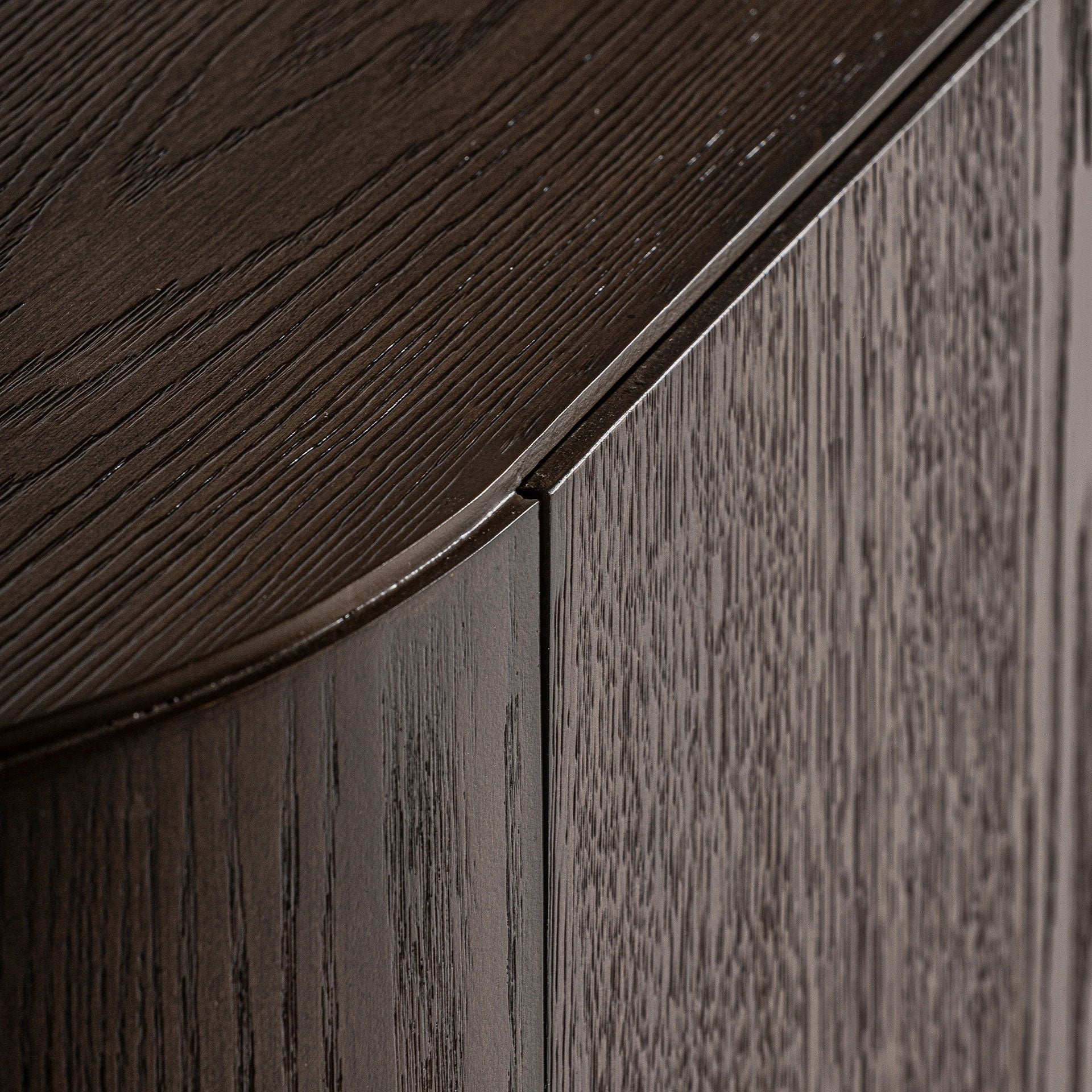 Dressoir TREIGNAC van eikenhout met gouden basis