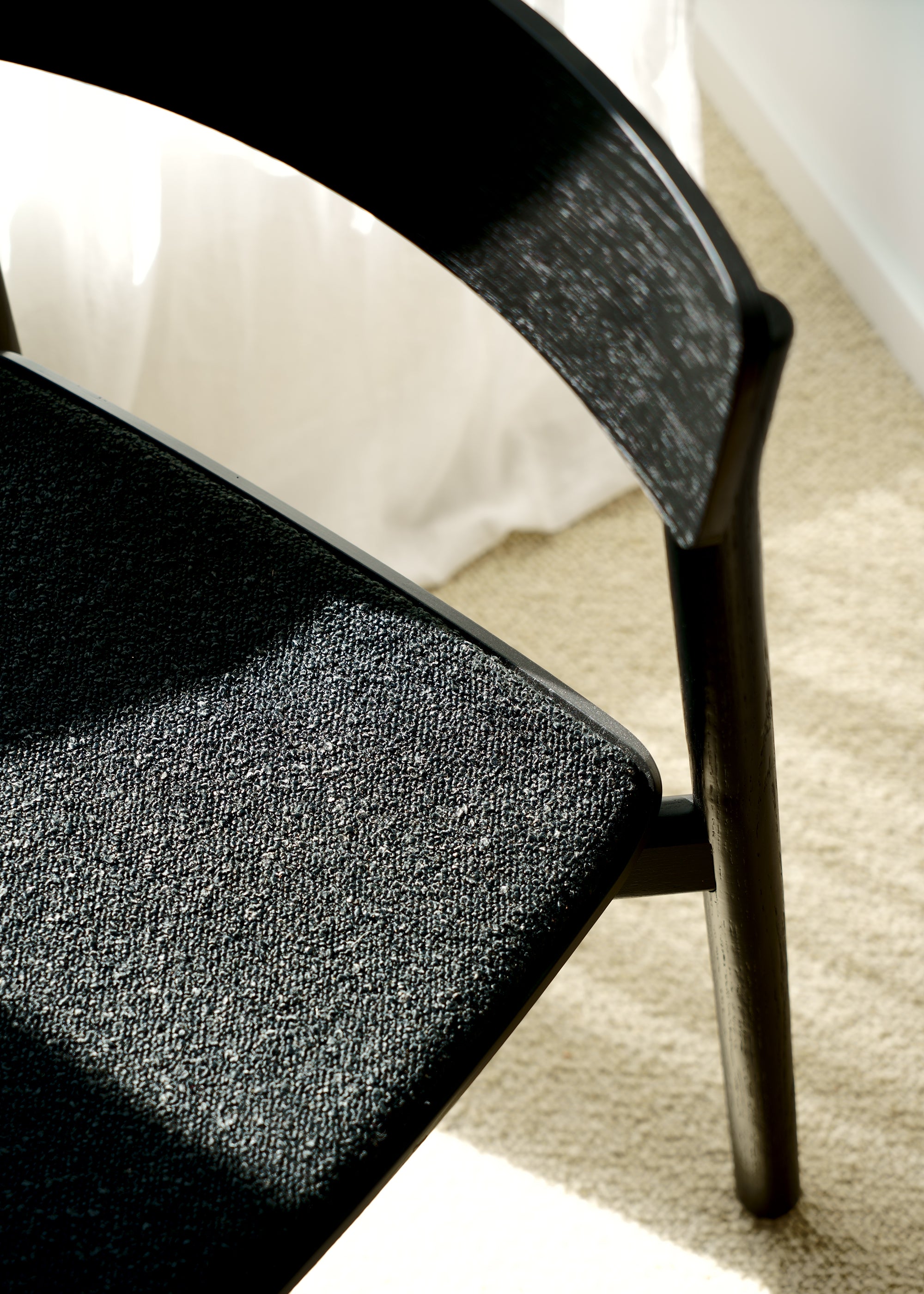 Stoel ARCHE SOFT zwart eikenhout