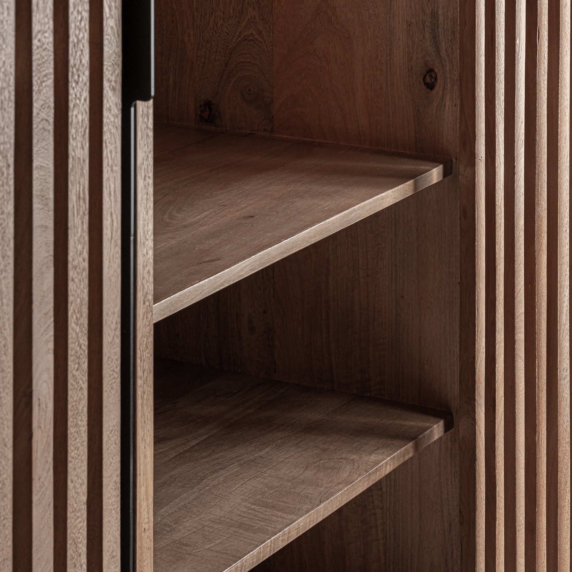 GÀBIA kast van mango-hout