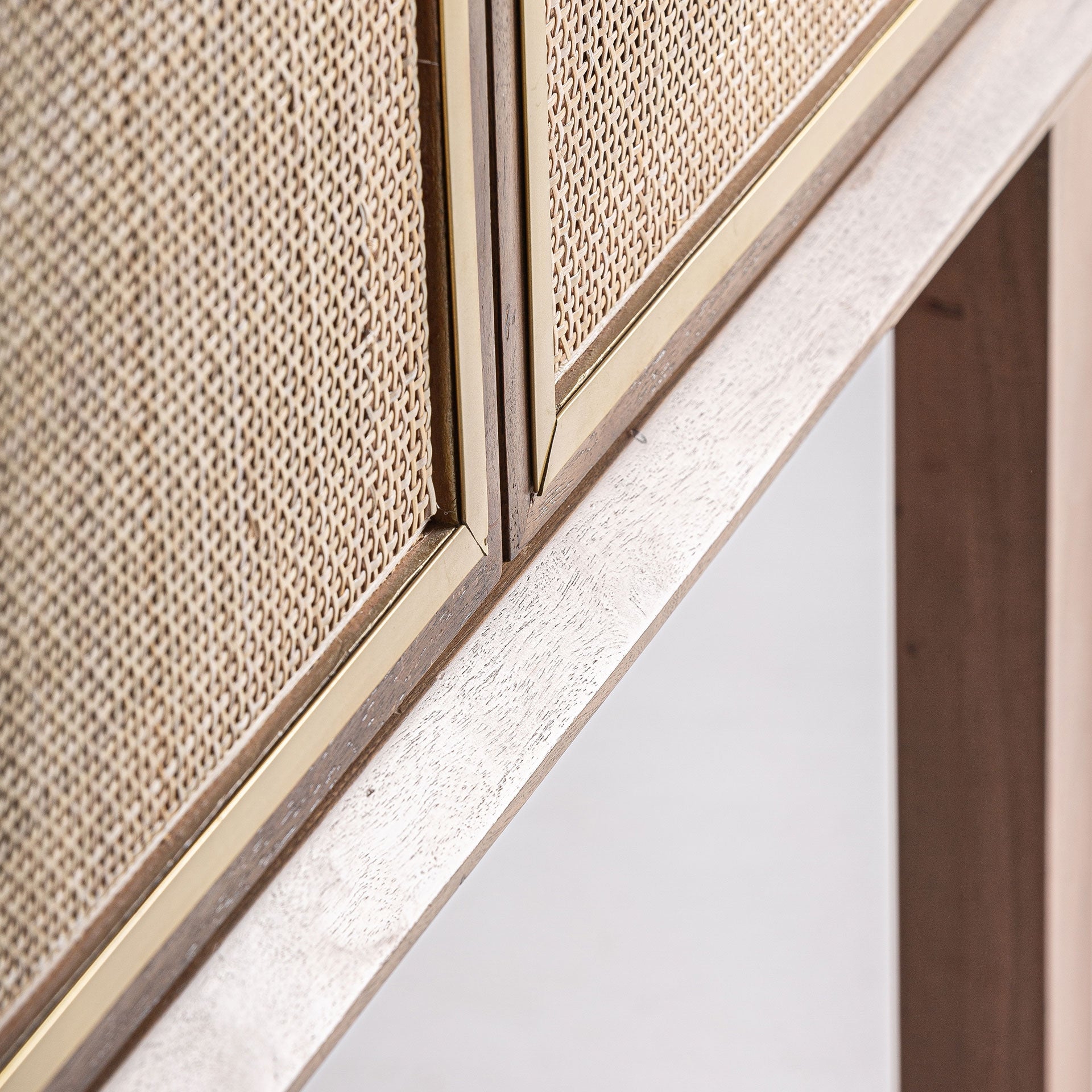 Kast GONDORF mango hout met riet