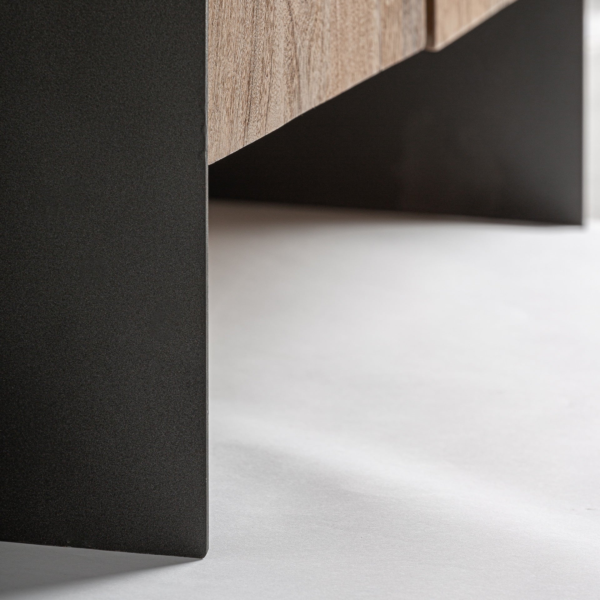 KILLEANY kast van mango-hout met metalen afwerking