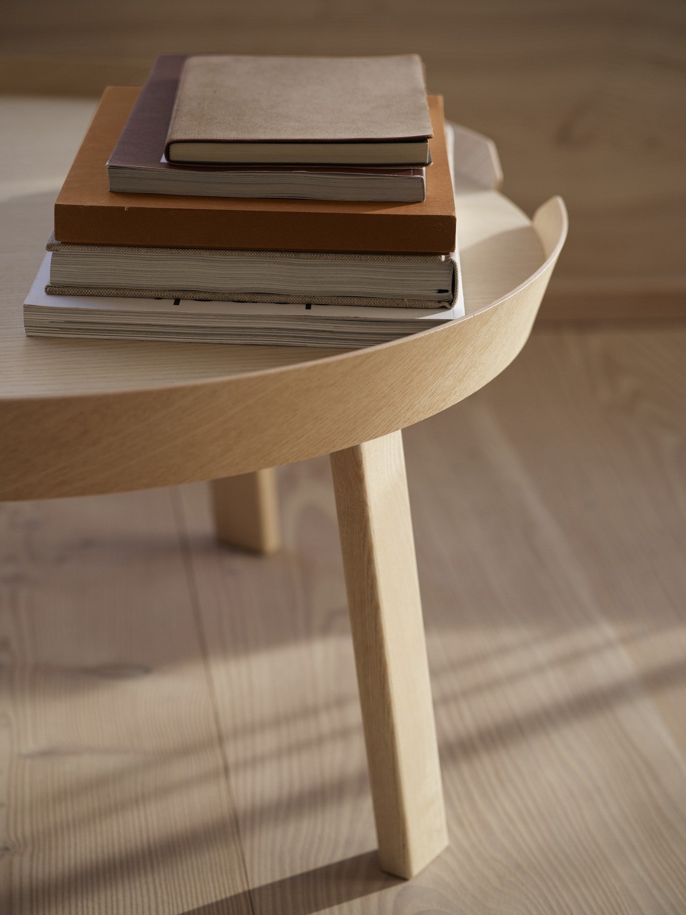 ROUND side table oak wood