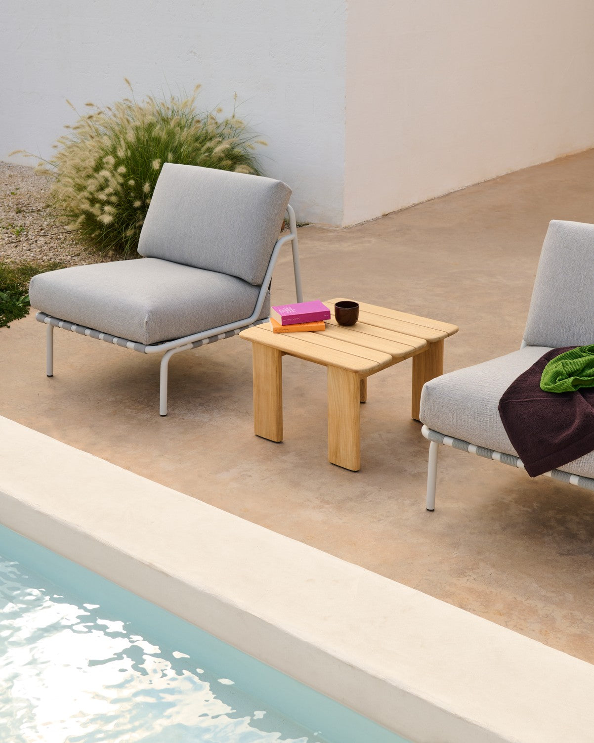 Buitenfauteuil SETTLE grijs met groene basis
