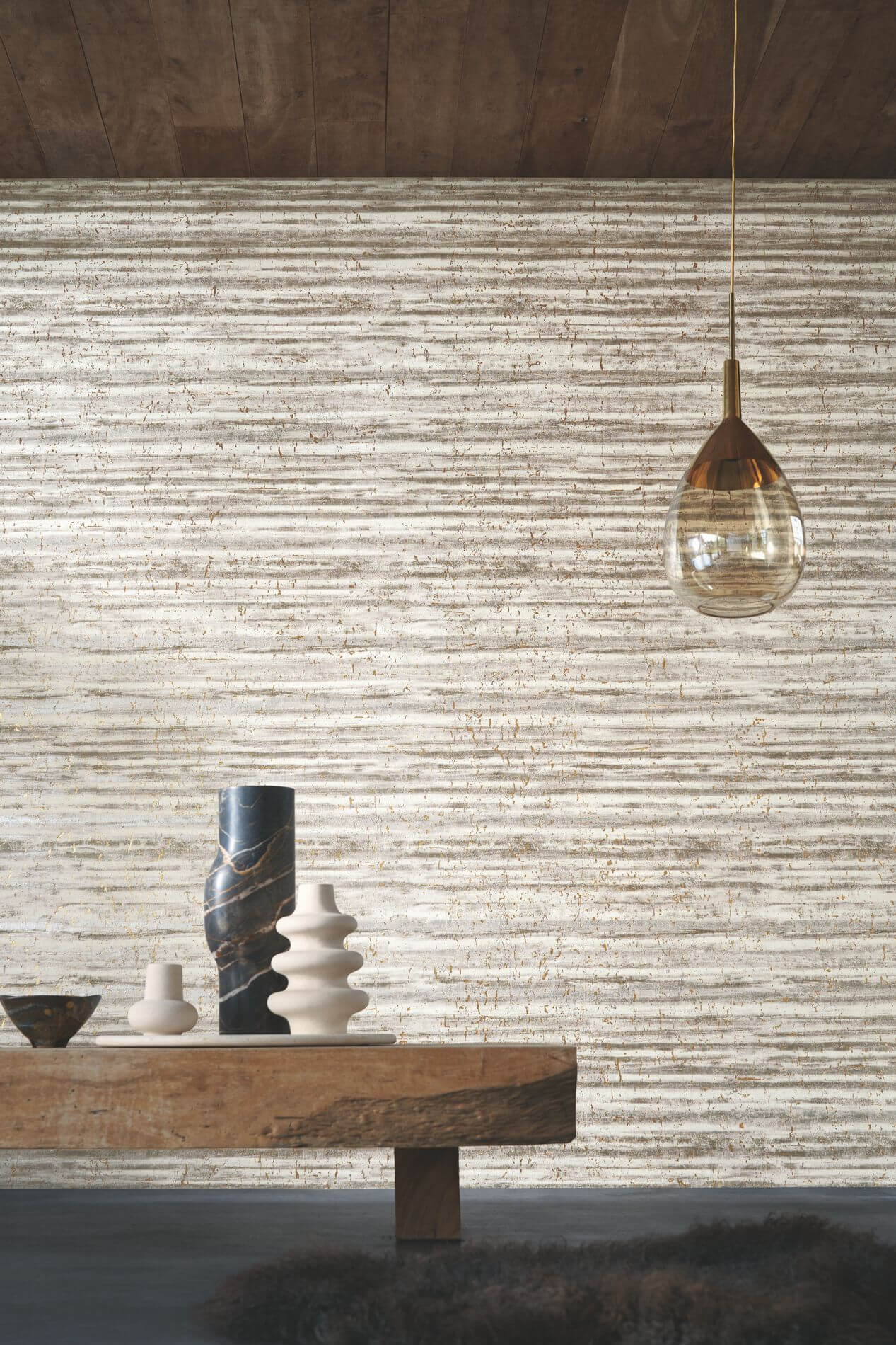 Natuurlijke kurken structuurbehang met metallic afwerking LIEGE - WIT EN GOUD wit-grijs met goud