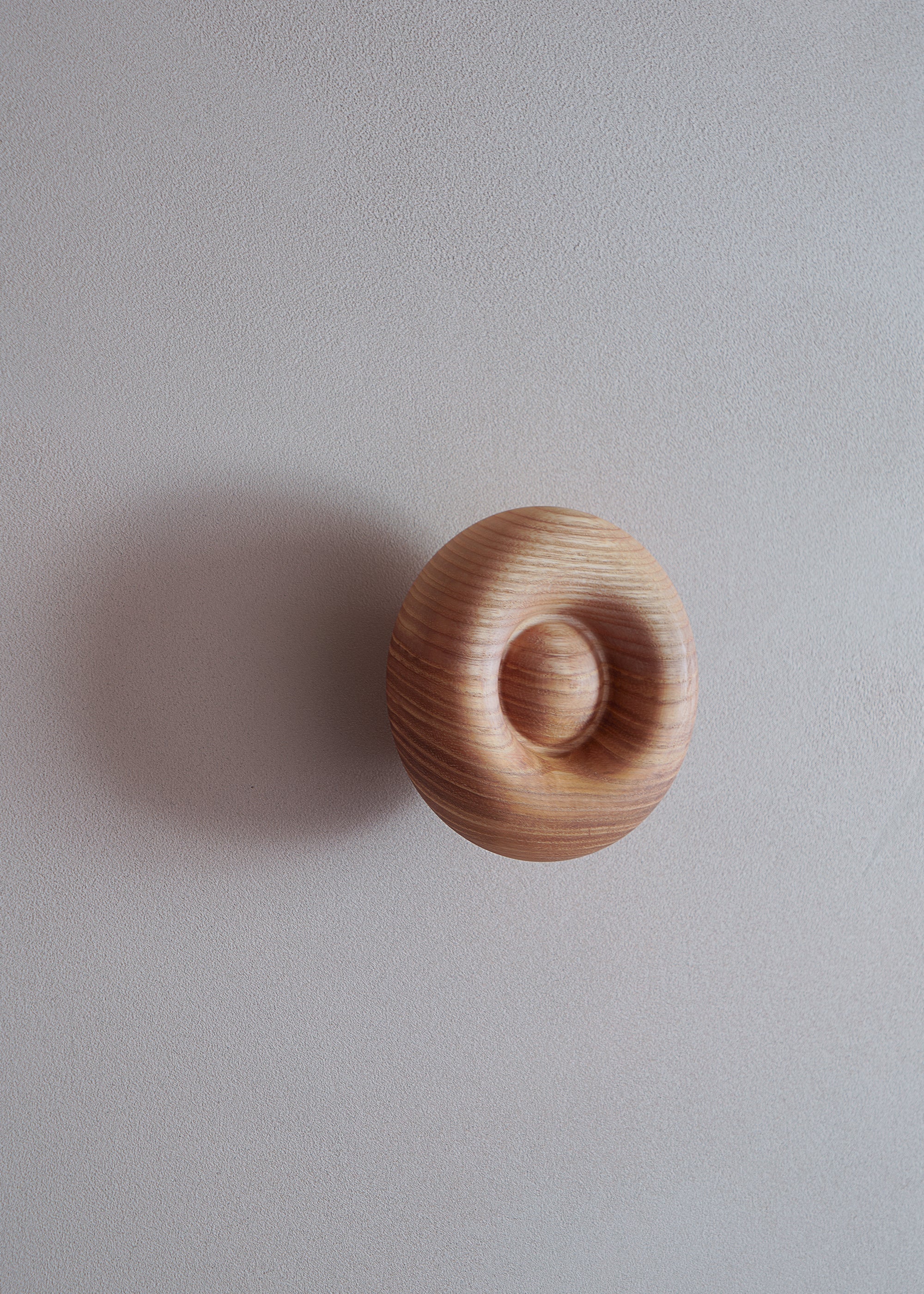 Wandkapstok BLOP esdoornhout