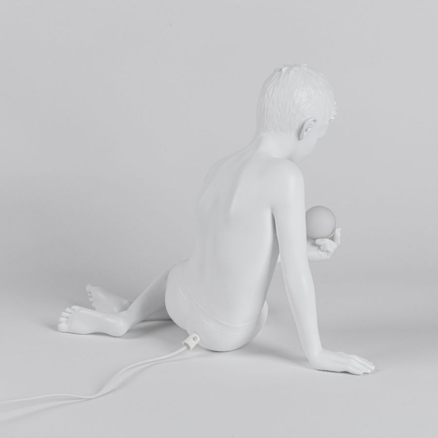 Innere Glühtischlampe - weißer Junge