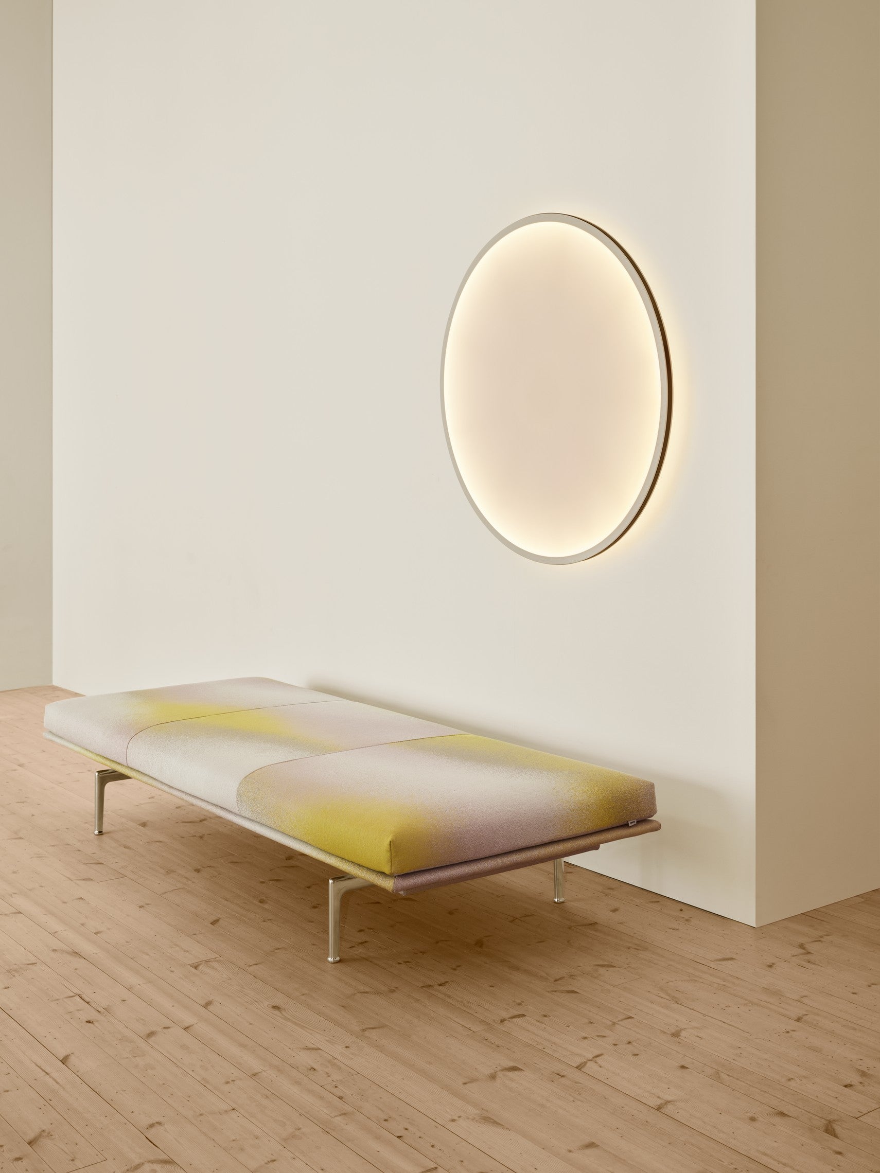 Lampa ścienna CALM biały z czarną obwódką