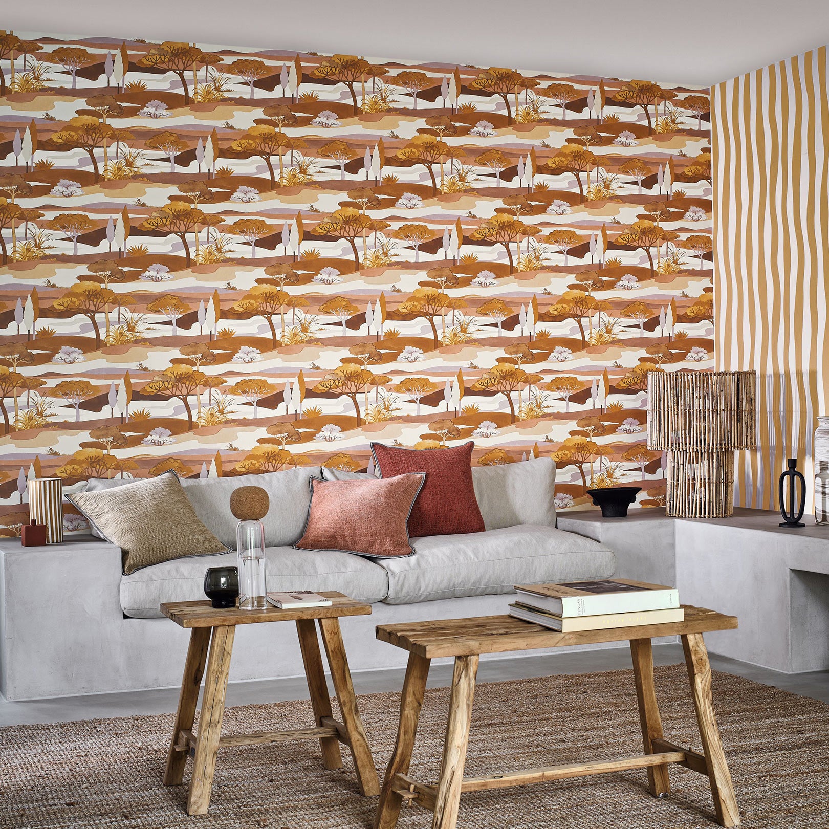 Behang met een landschap en plantmotief CAP FERRET - OCRE/NUDE oranje met beige