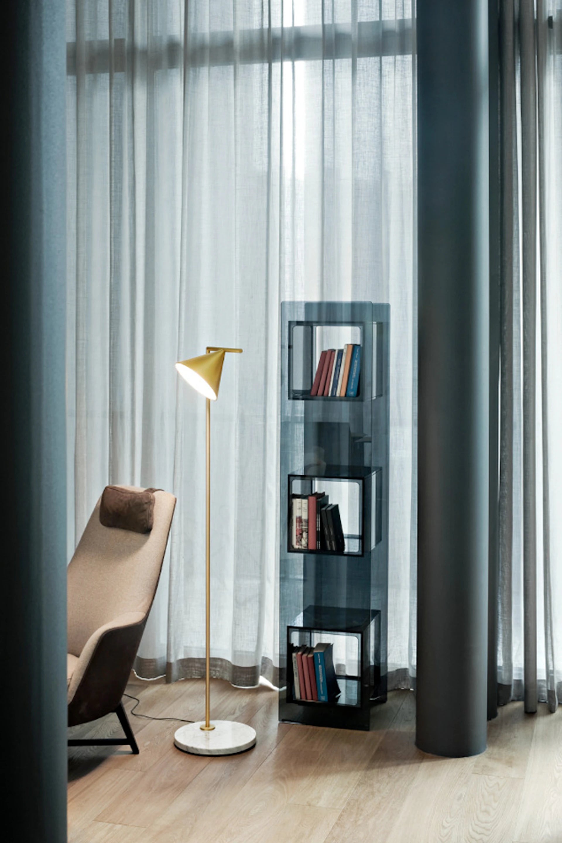 Lampa podłogowa CAPTAIN FLINT mosiężny