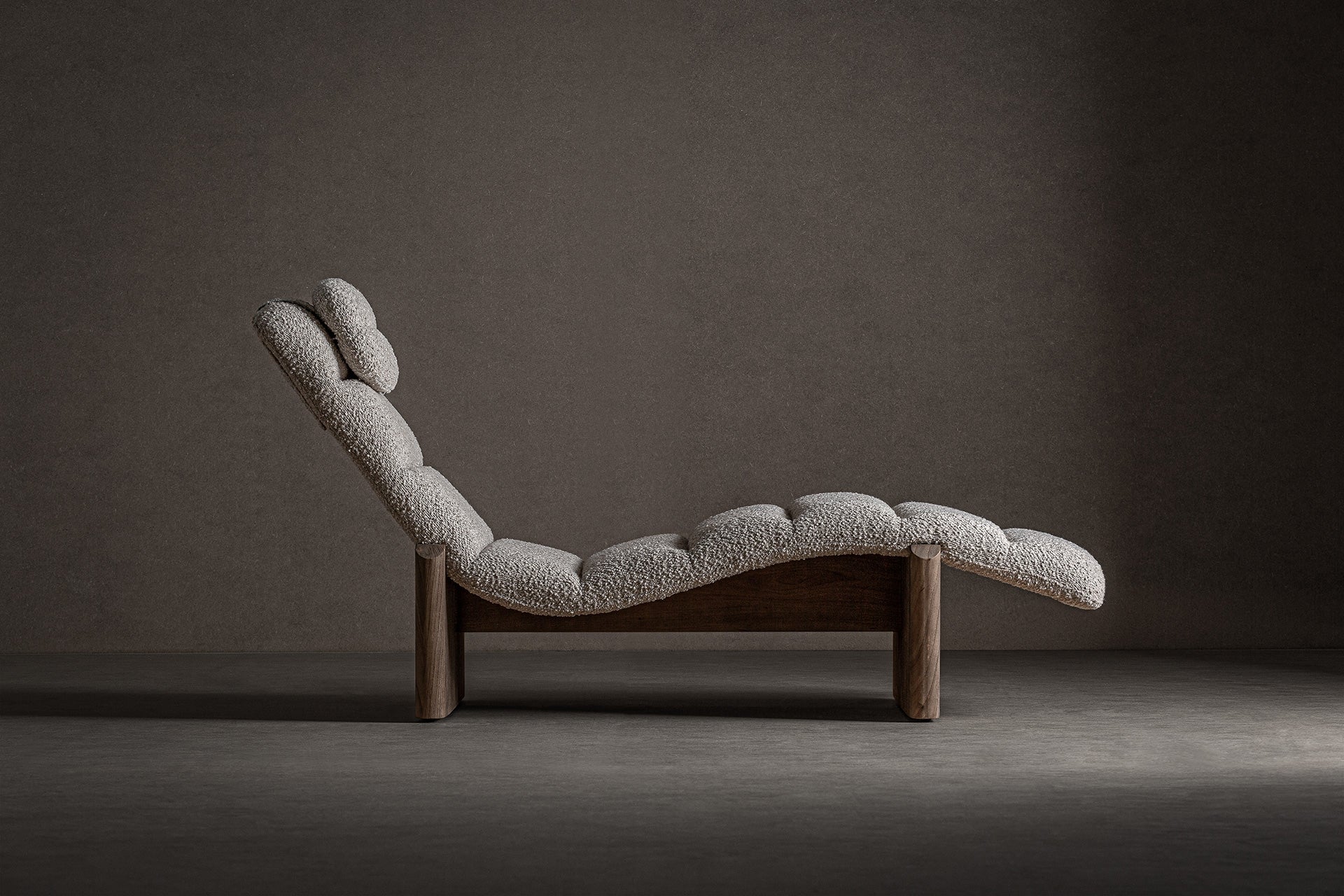 Szezlong JACQUARD beige met houten basis