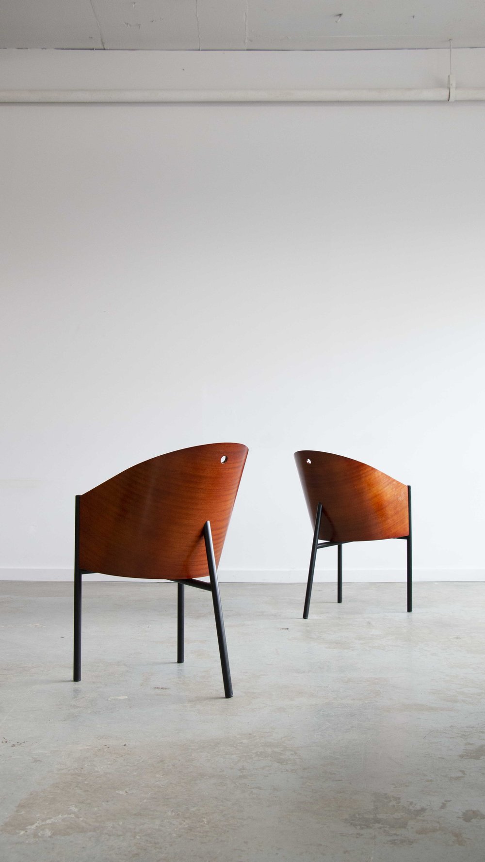 Costs chair black oak veneer with black leather