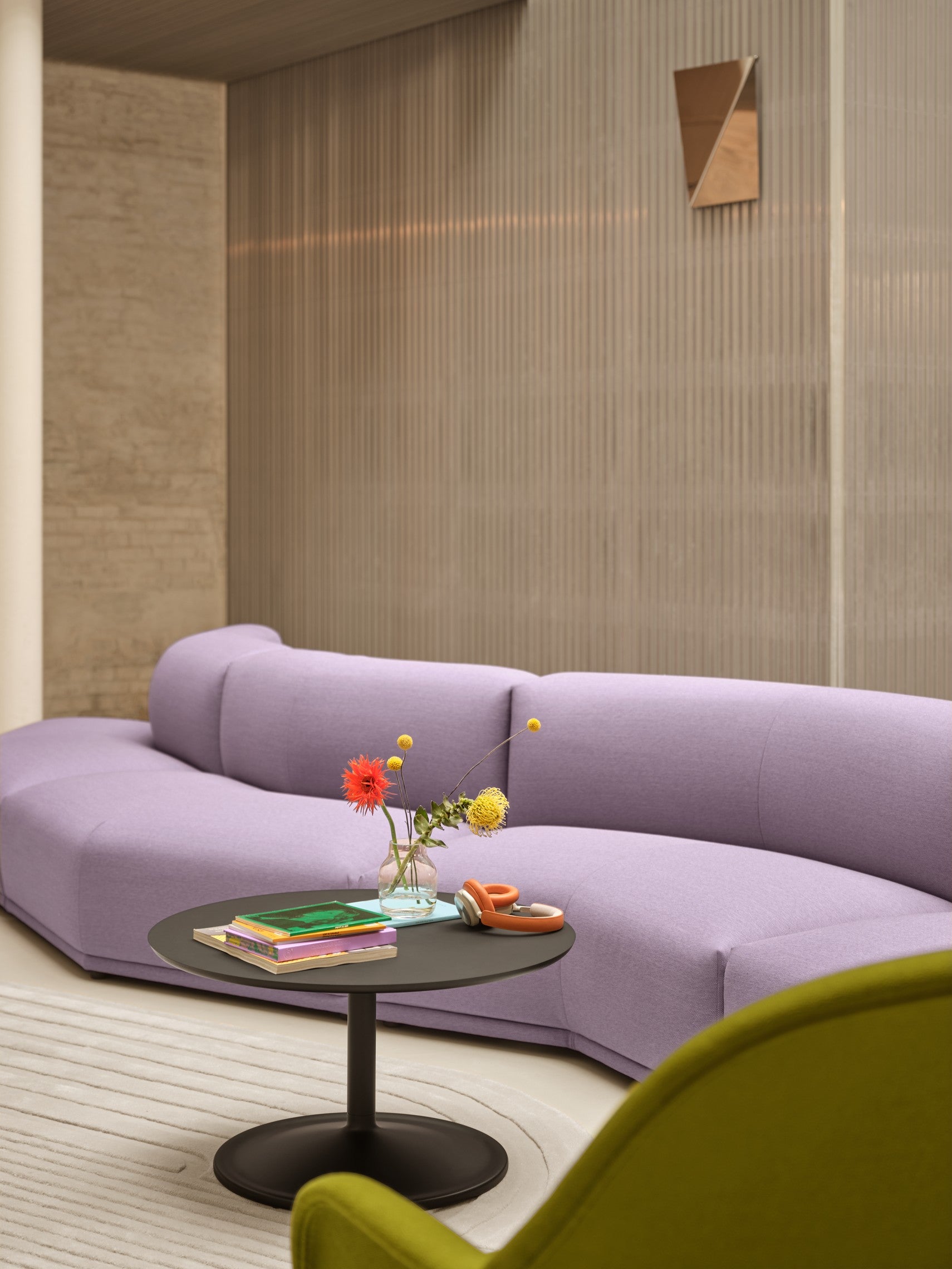 FIBER fauteuil, gepersonaliseerd met een stalen basis