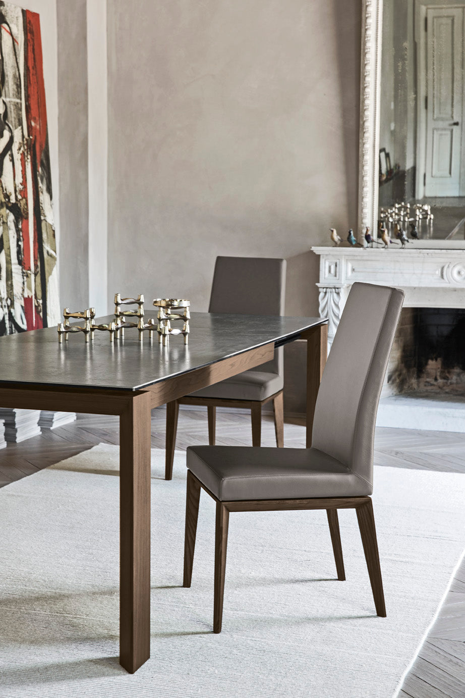 Extendable table OMNIA with a gray top and dark wooden base
