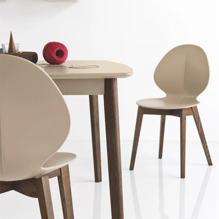 Stoel BASIL taupe zitting met gebleekte houten basis