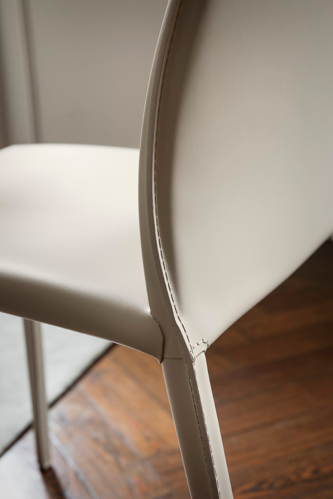 Stoel AIDA bordeauxrood natuurlijk leer