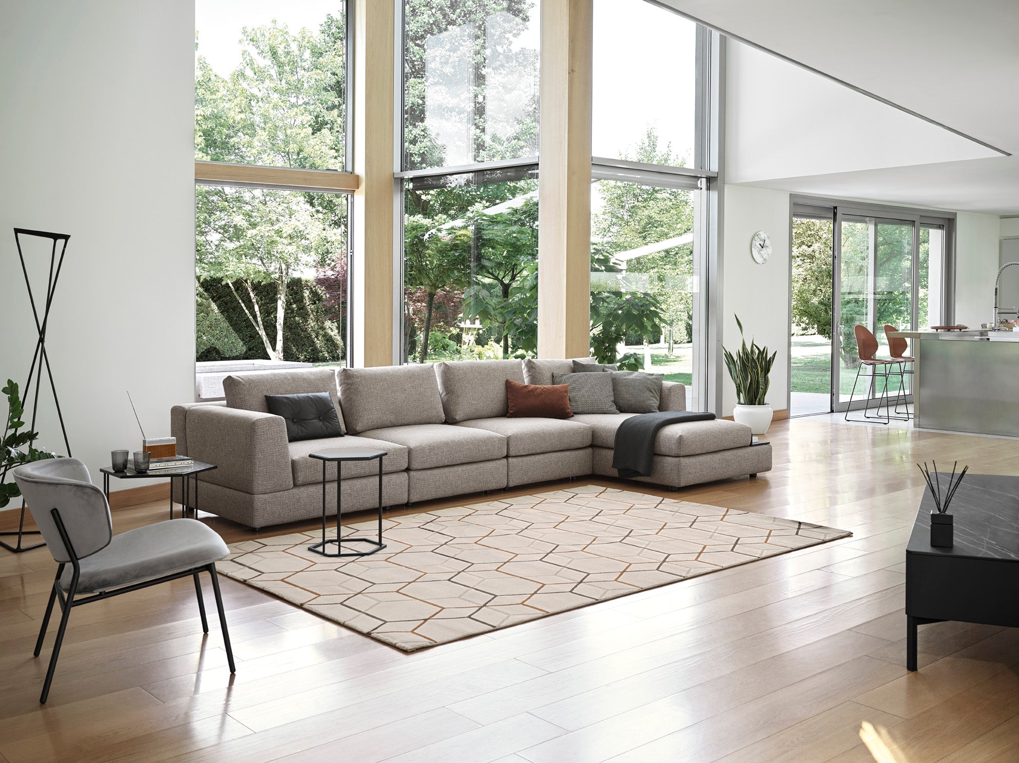 Rechtsseitige Eckcouch LAYLA gepolstert