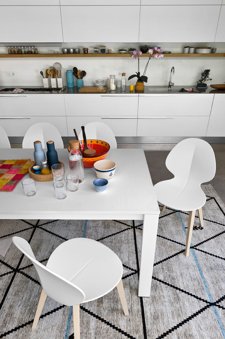 Stoel BASIL taupe zitting met gebleekte houten basis