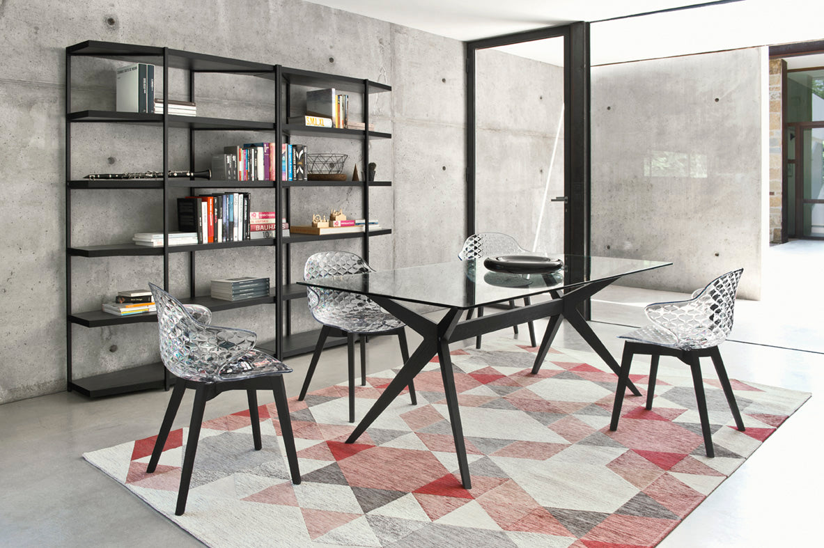 Stuhl SAINT TROPEZ mit braunem Sitz und grauem Holzgestell