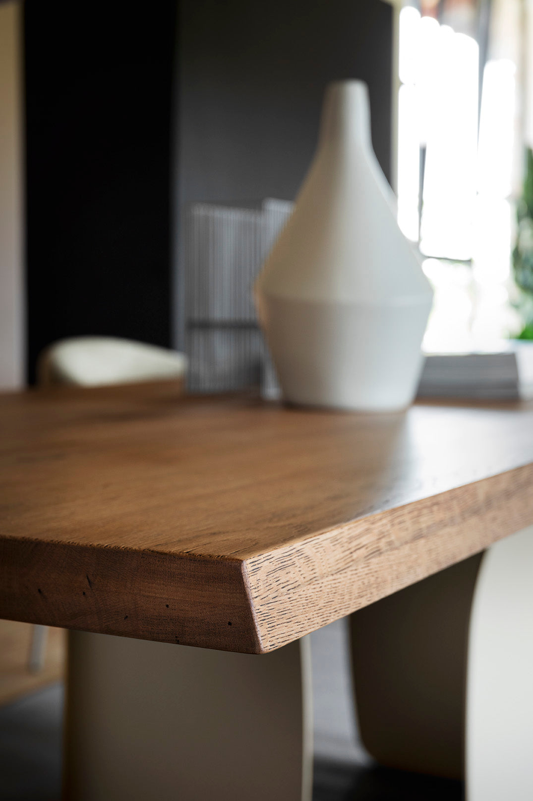 Rechthoekige tafel TWINS met houten blad en zwarte basis