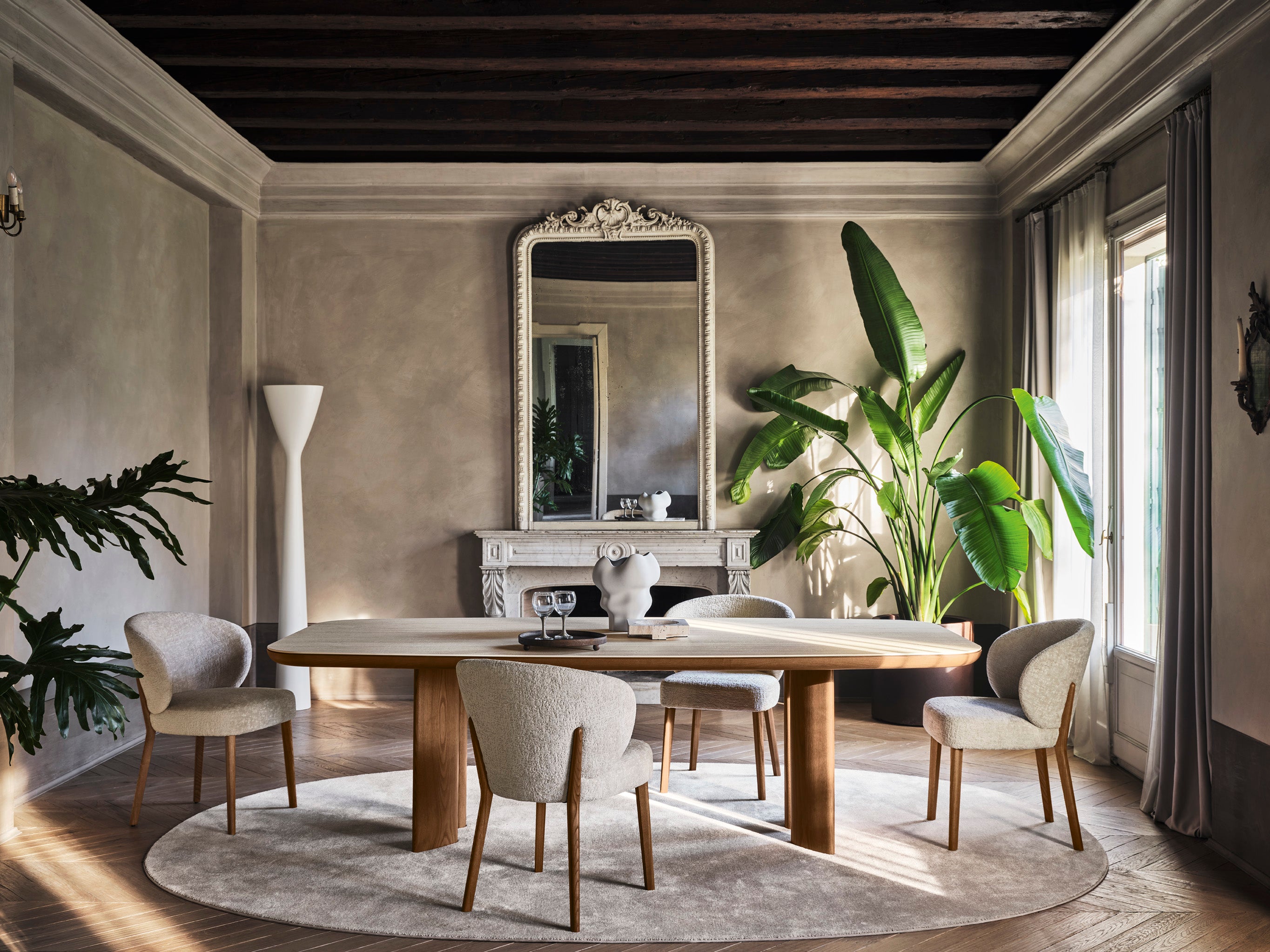 Tafel SANDY beige blad met notenhouten basis