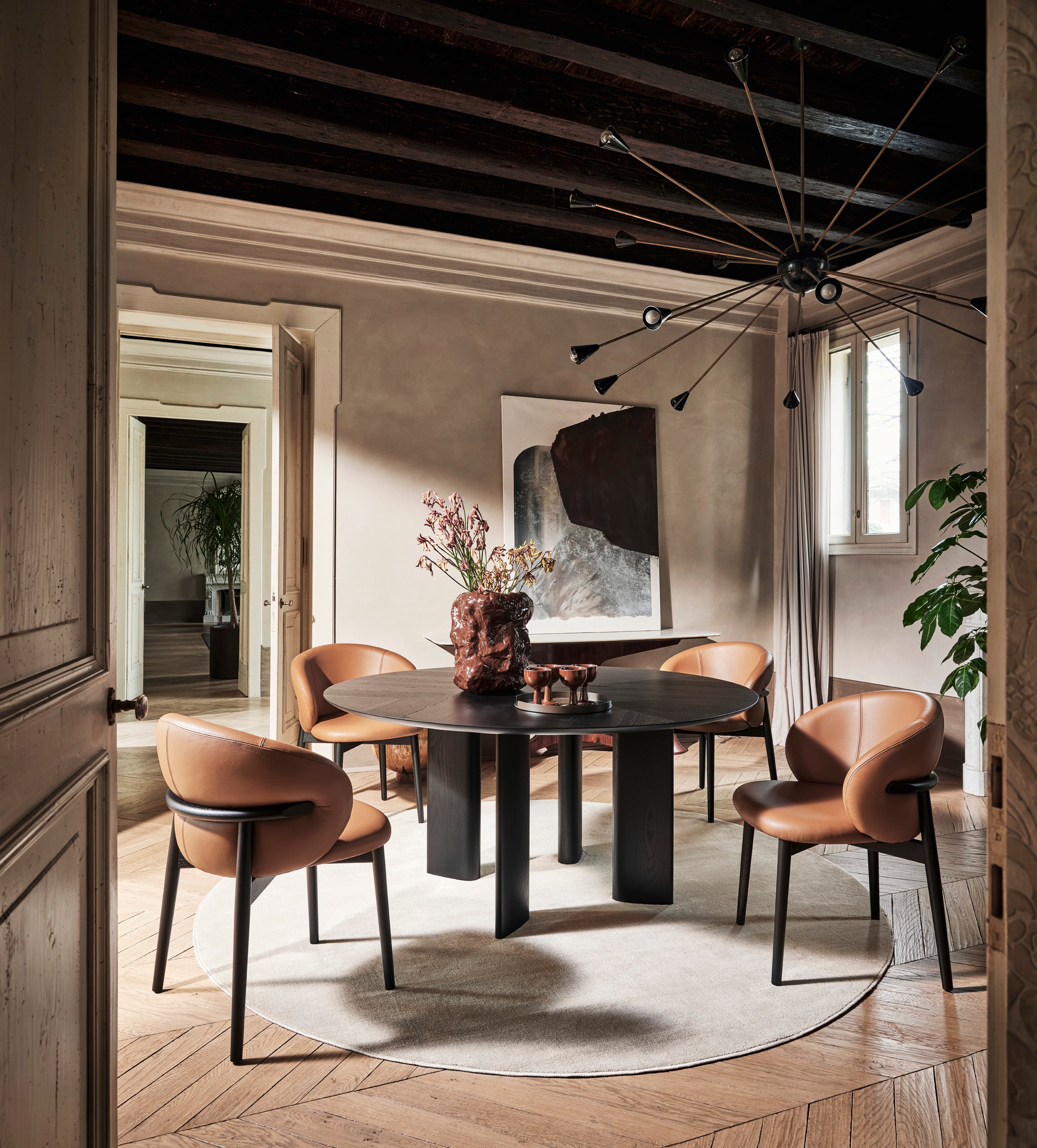 Runder Tisch SANDY mit schwarzer Tischplatte und schwarzem Gestell