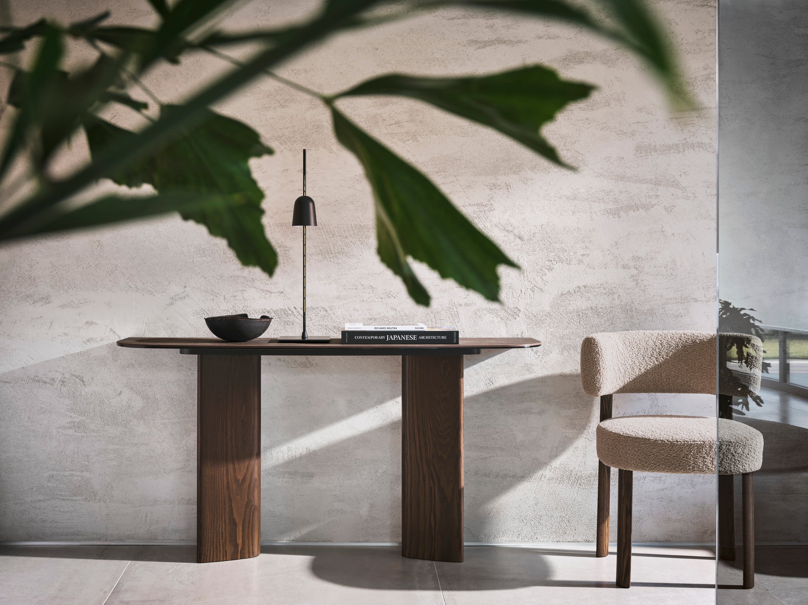 Konsole SANDY schwarze Keramik mit Nussbaumfuß