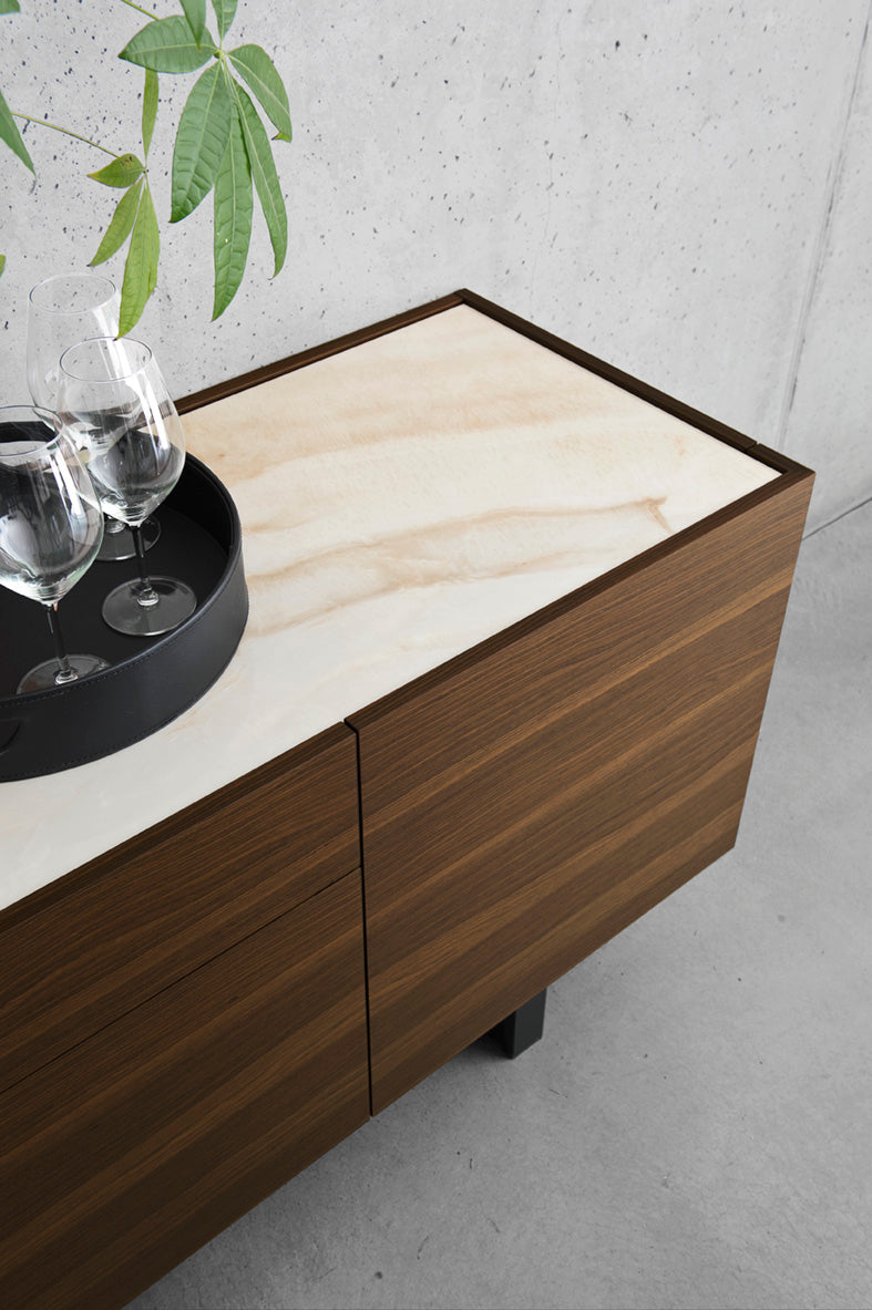 Dressoir HORIZON donker hout met crèmekleurig blad