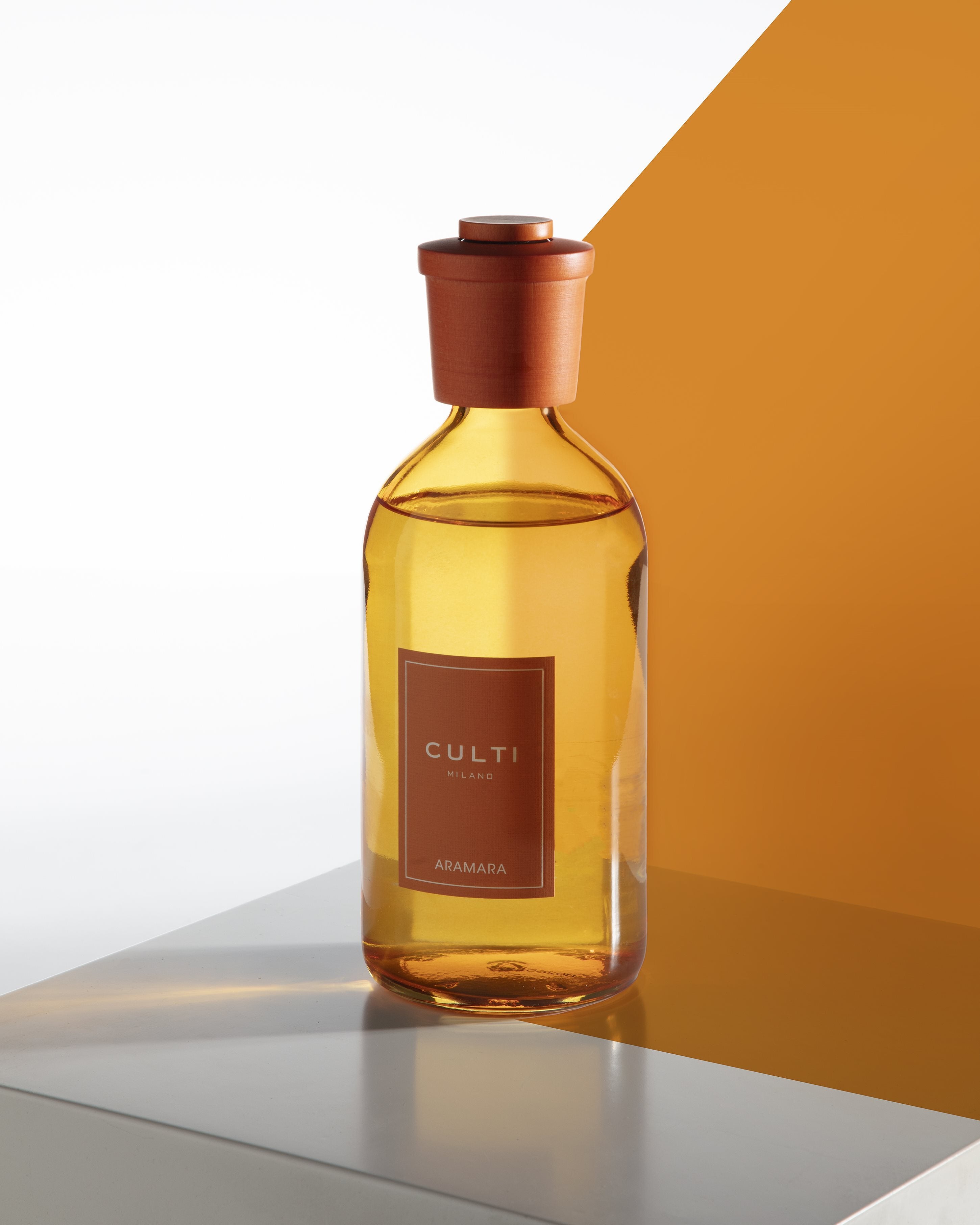 Duftdiffusor ORANGE ARAMARA mit Noten von bitterer Orange, Bergamotte und Sandelholz.